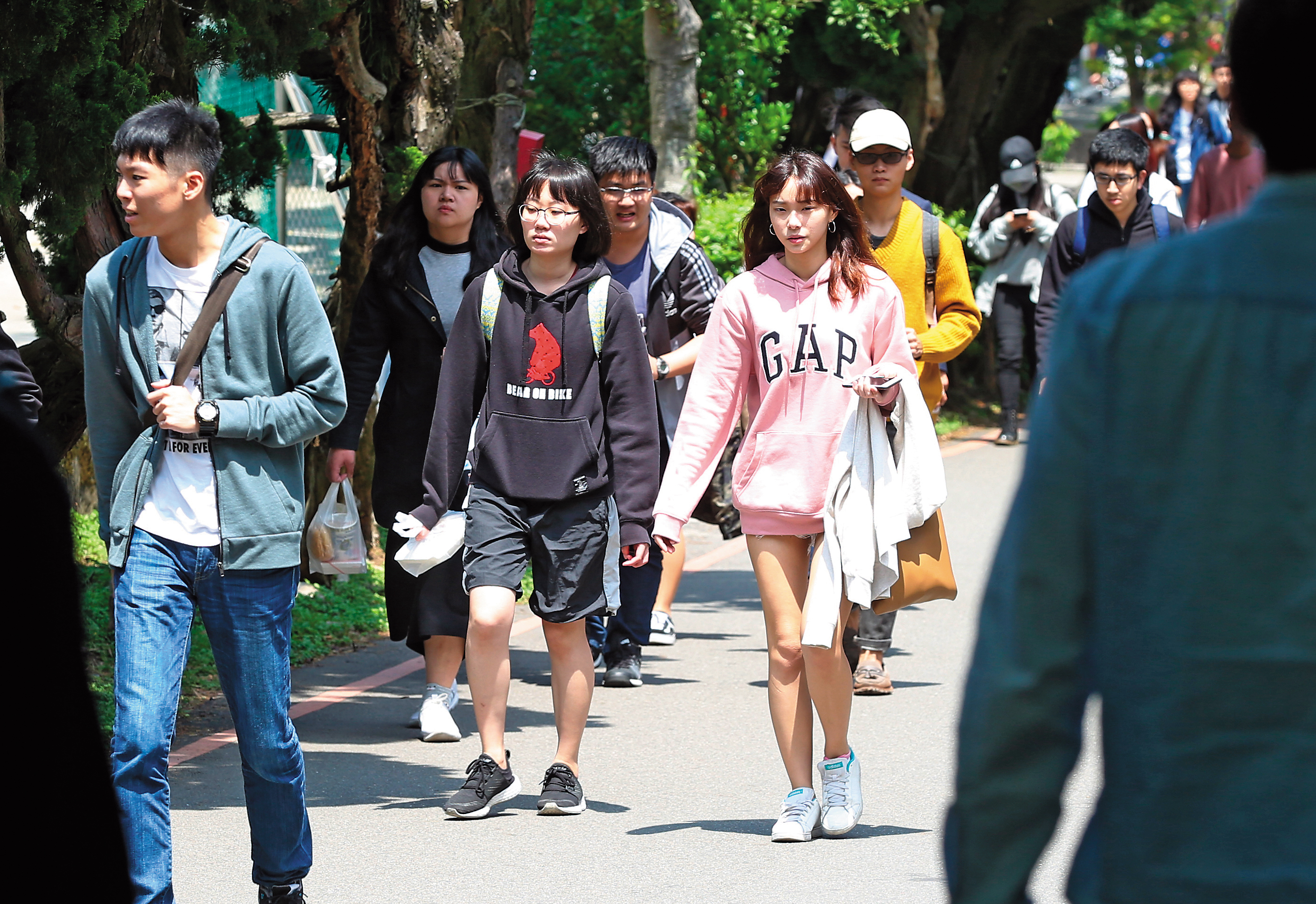 文大位於陽明山的校本部學生眾多,大學部有超過2萬名學生。