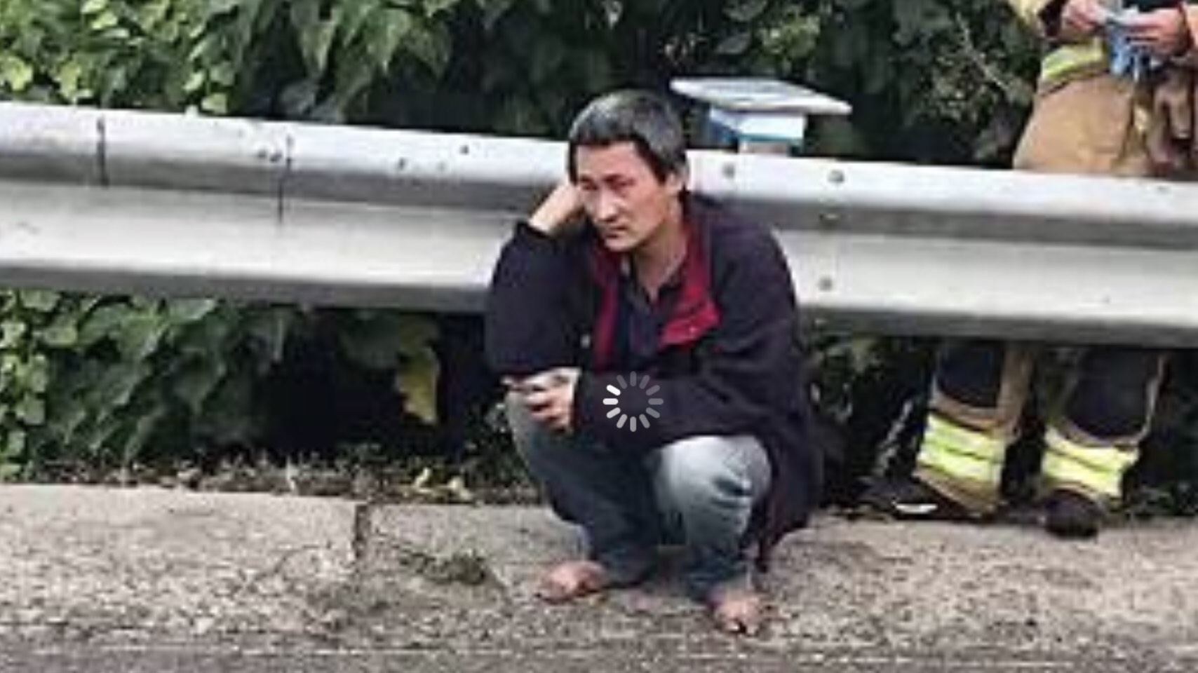 勞工局查肇事司機陸男竟然連續22天沒休假，每梯連開12小時明顯違法，勞工局對該公司祭出重罰300萬。