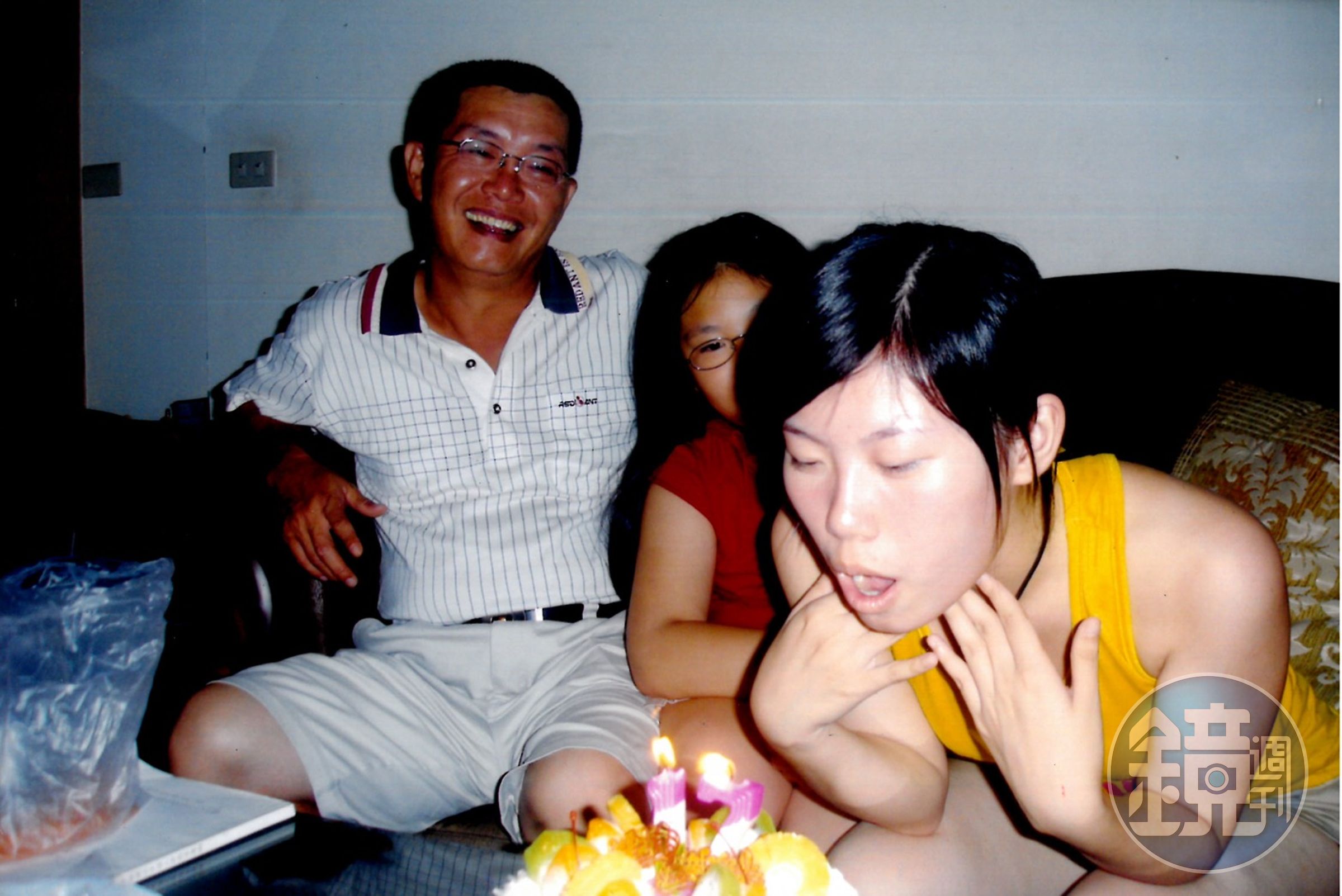 提起兩個女兒，呂坤謀（左1）言談間流露滿滿的父愛。（呂坤謀提供）