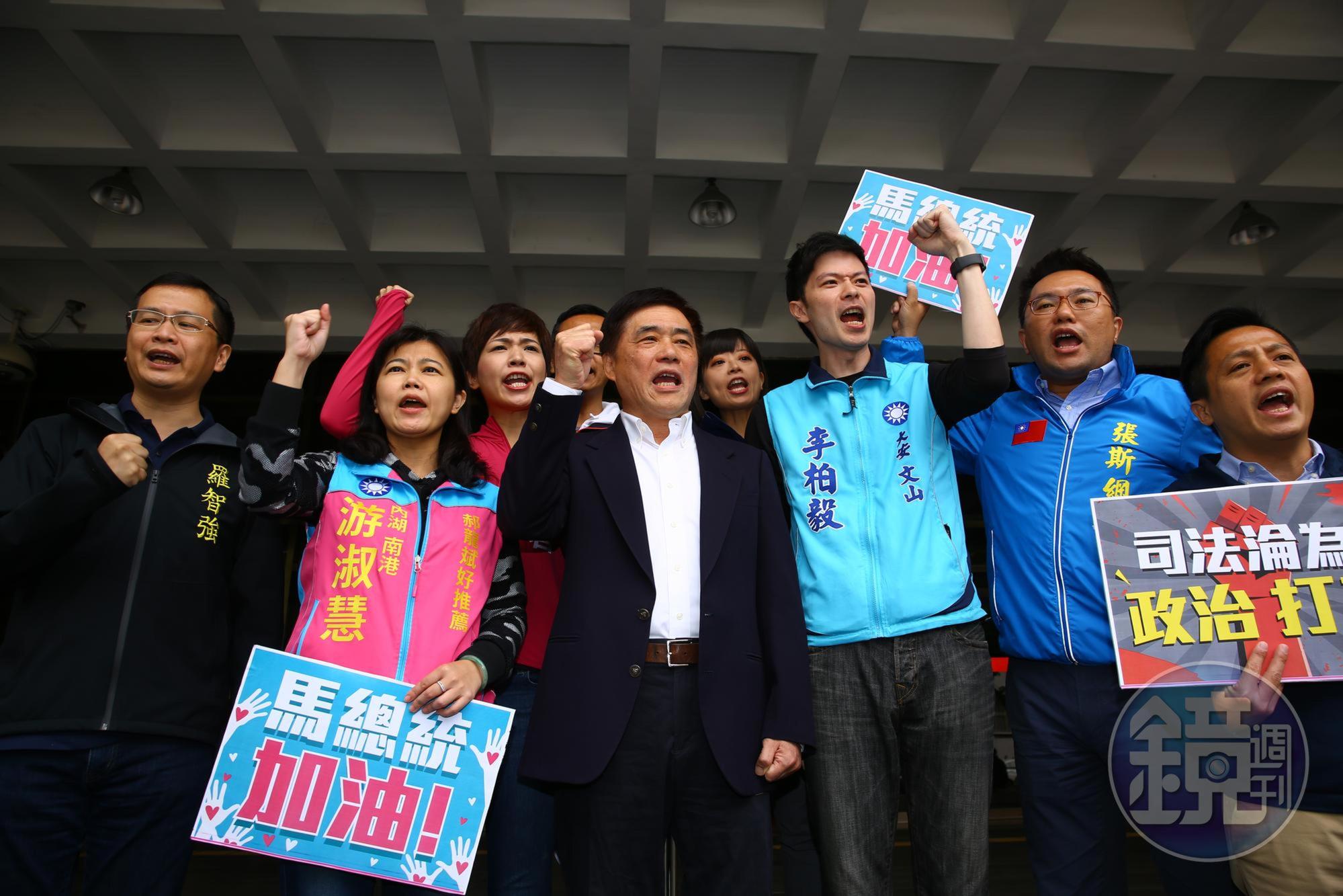 郝龍斌表示，今天前來是給台灣的司法加油，給馬總統加油。
