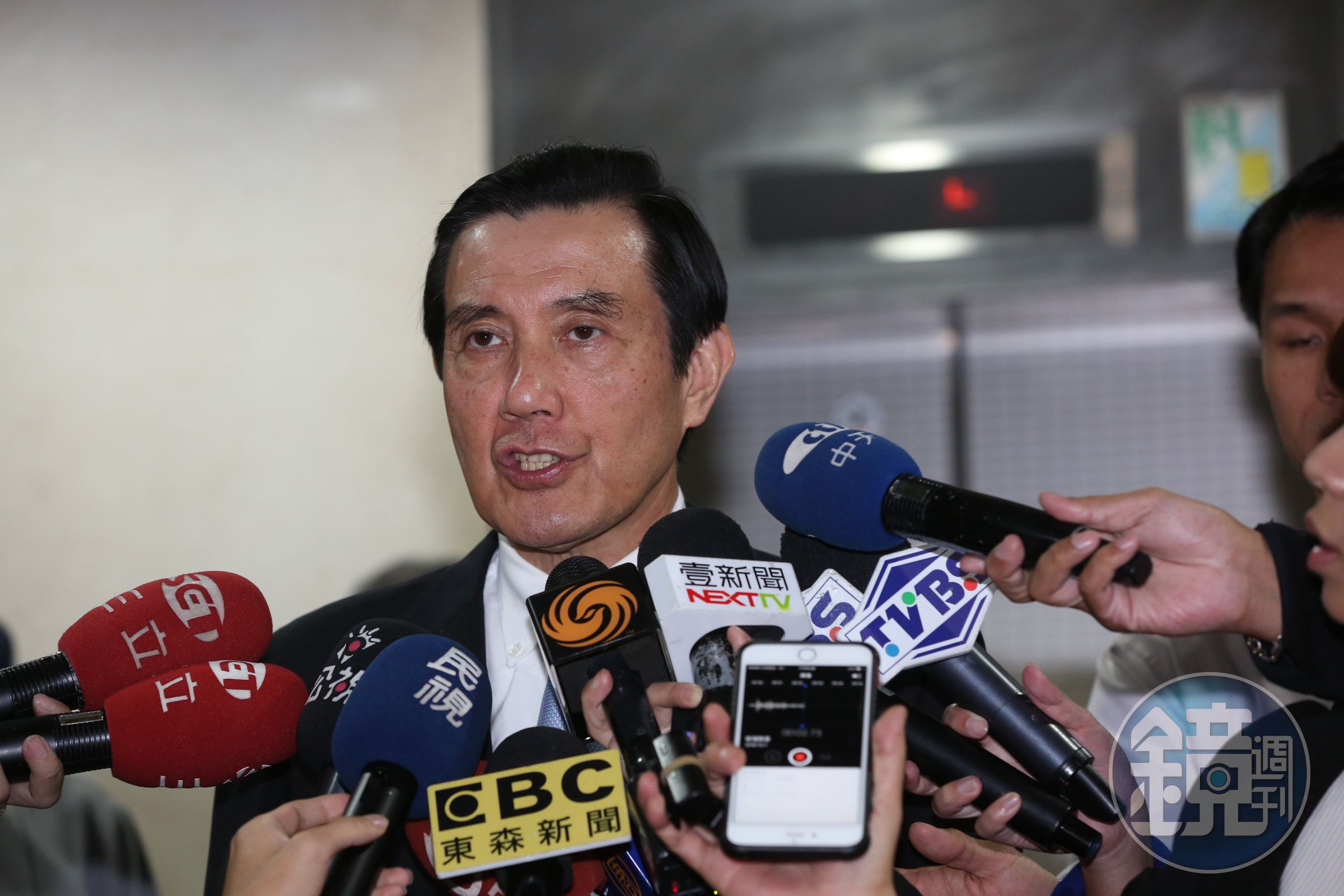 台北地檢署為偵辦三中案，今第三度傳喚馬英九，但馬對檢察官所詢問的問題，行使緘默權。
