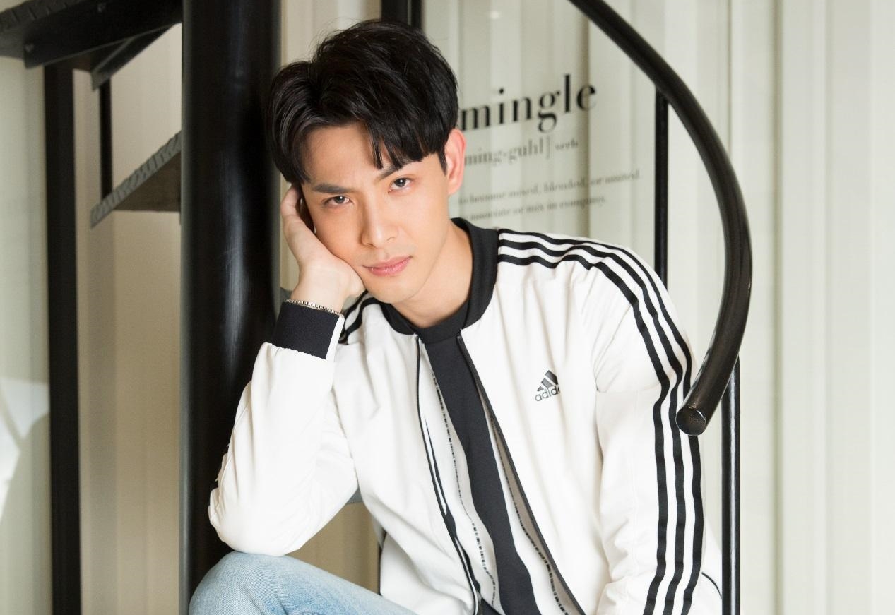 晨翔因飾演劇中溫暖又霸道的高中生，被封「小奶狼」，再度成為人氣偶像。