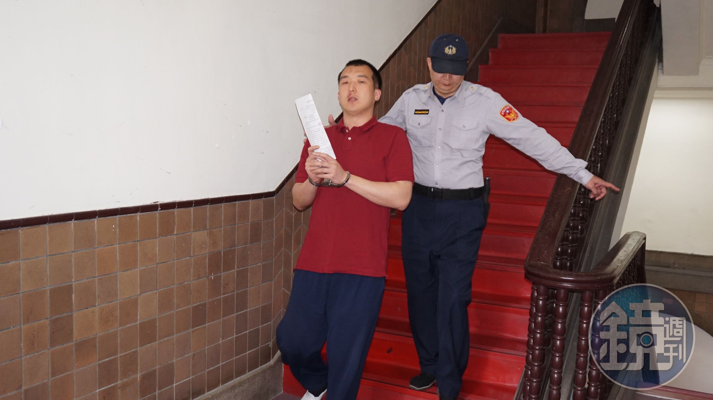 政治大學企管研究所畢業生周泓旭因吸收我國官員發展組織，二審仍遭判1年2月。