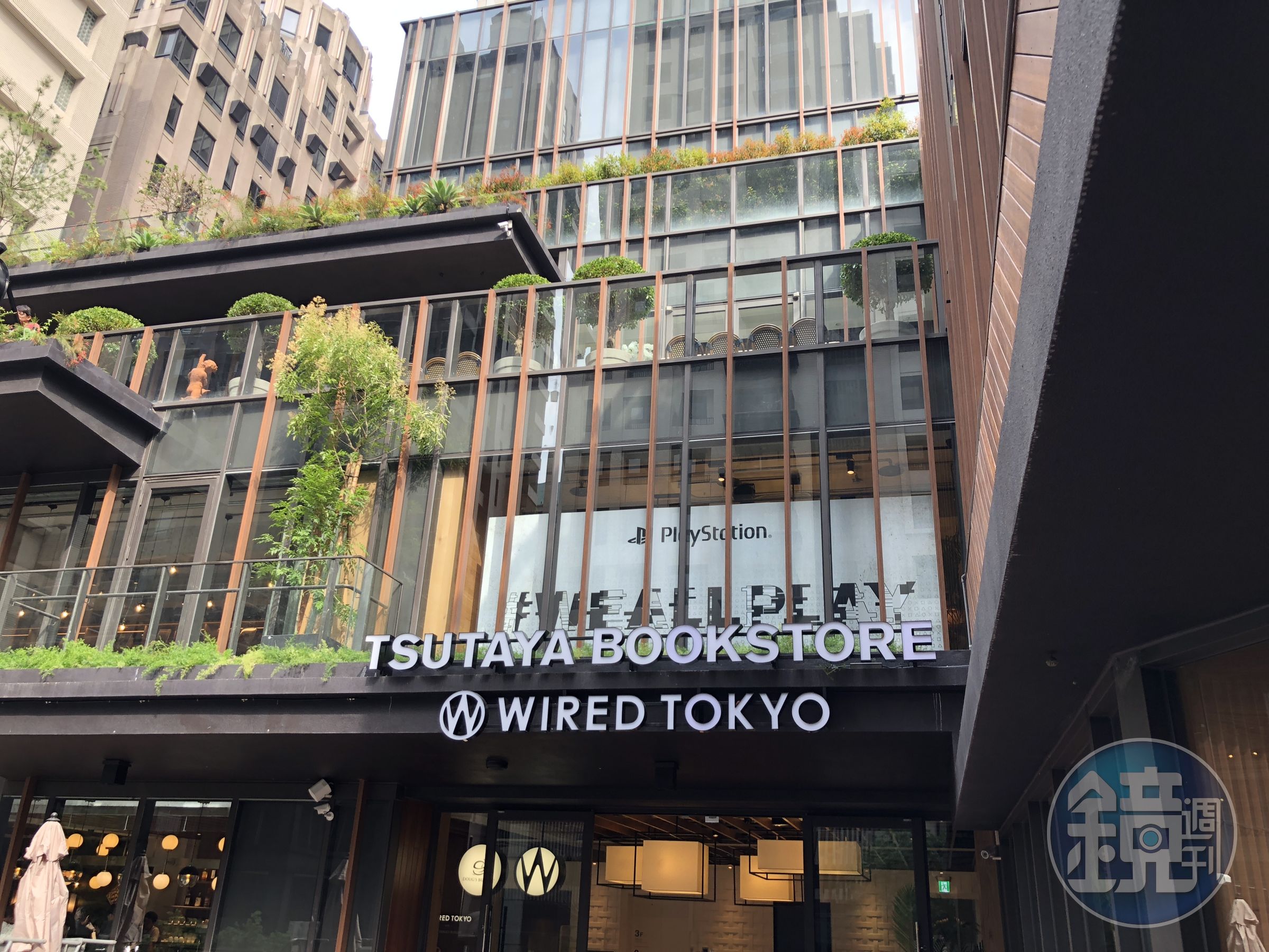 蔦屋書店台中分店空間寬敞，由於鄰近台中國家歌劇院，在選品上也特別強調藝術感與文化特性。（中環提供）