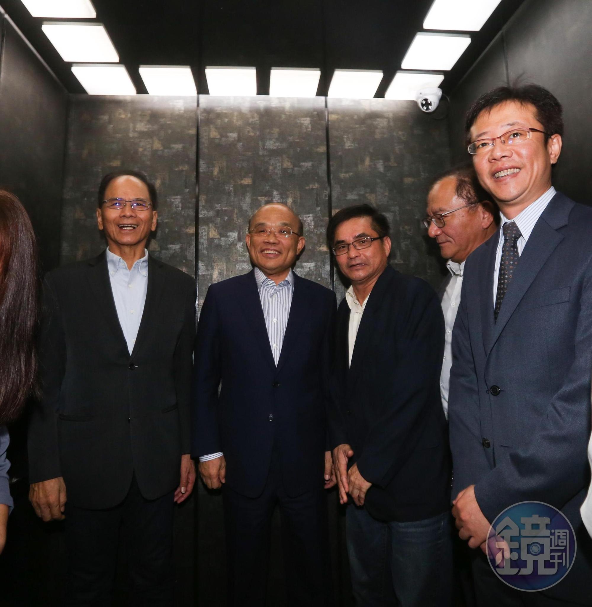 蘇貞昌離去時，游錫堃特地搭電梯送他下樓。