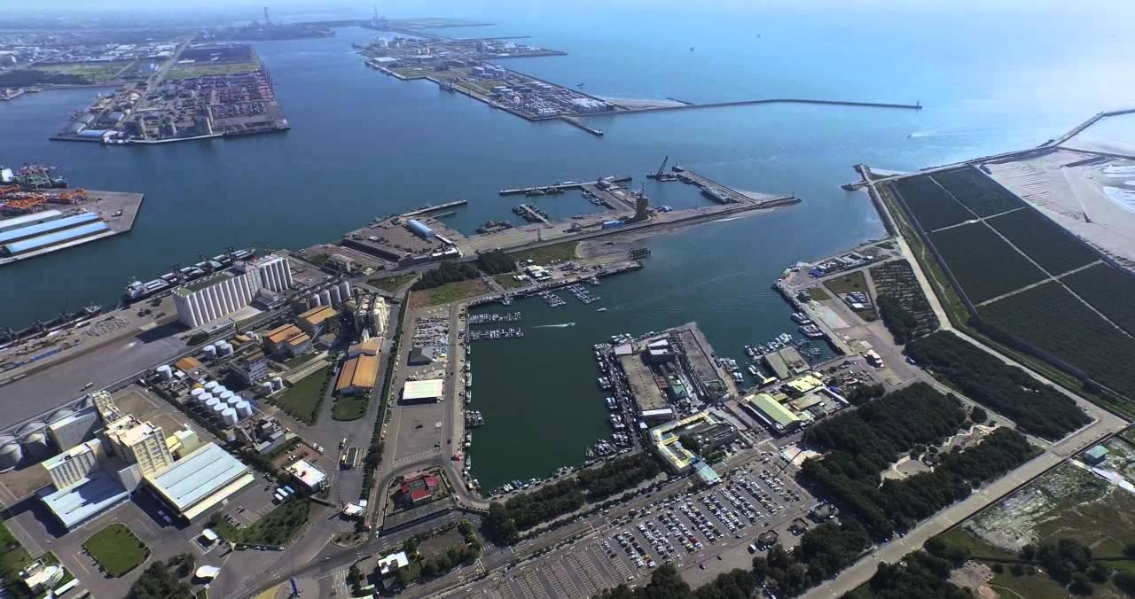 台中市環保局曾於2017年4月,在台中港區稽查到水泥熟料裝卸嚴重污染,當場開罰。