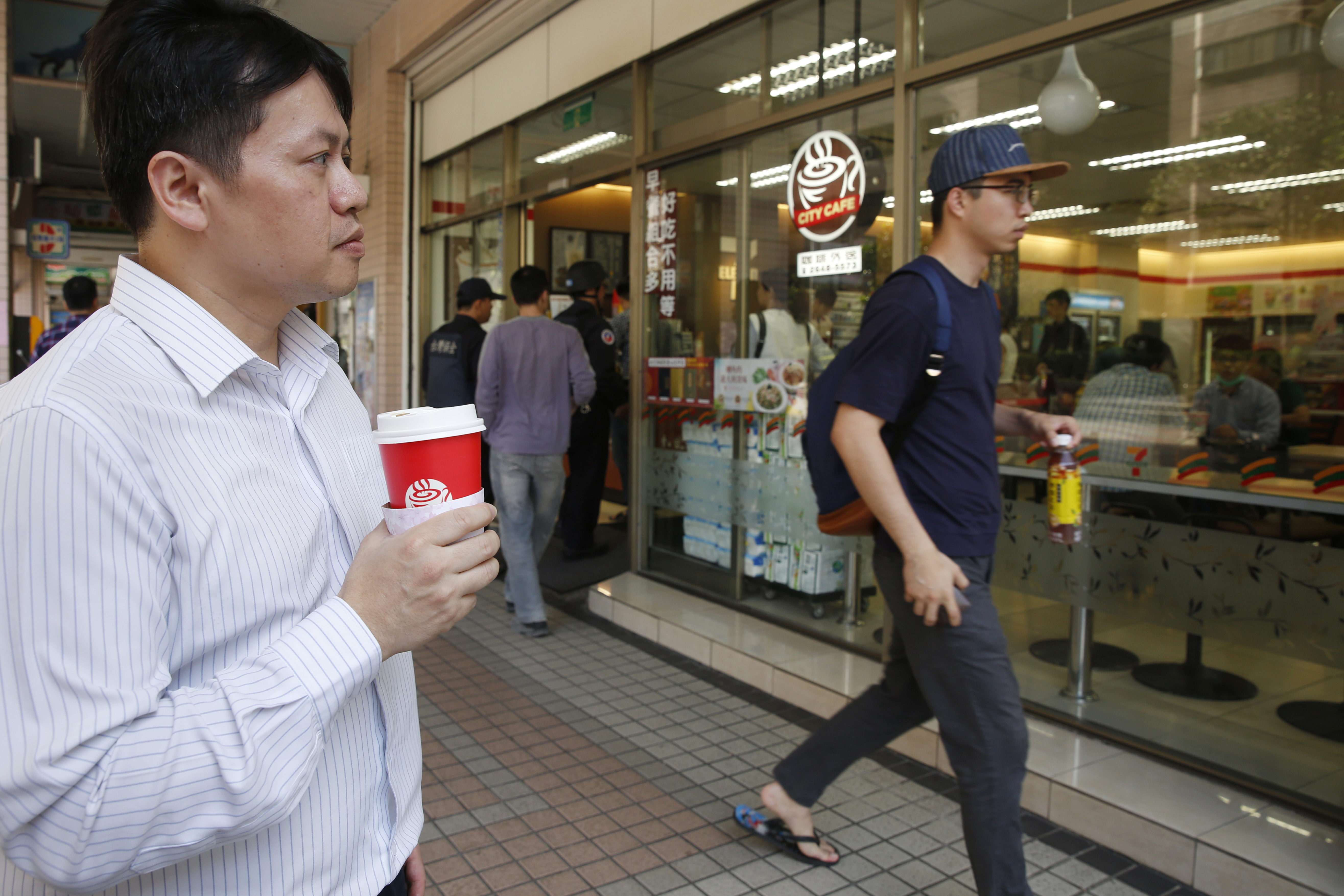 過去曾擔任代操部門主管的李澤澄認為，大型股票在操作上風險一定相對低。