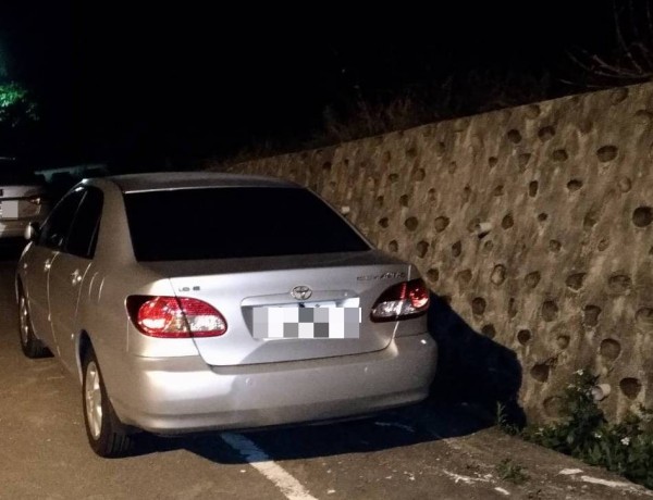 警方在省道台3線旁的獅頭坪橋附近發現張男的自小客車。（警方提供）