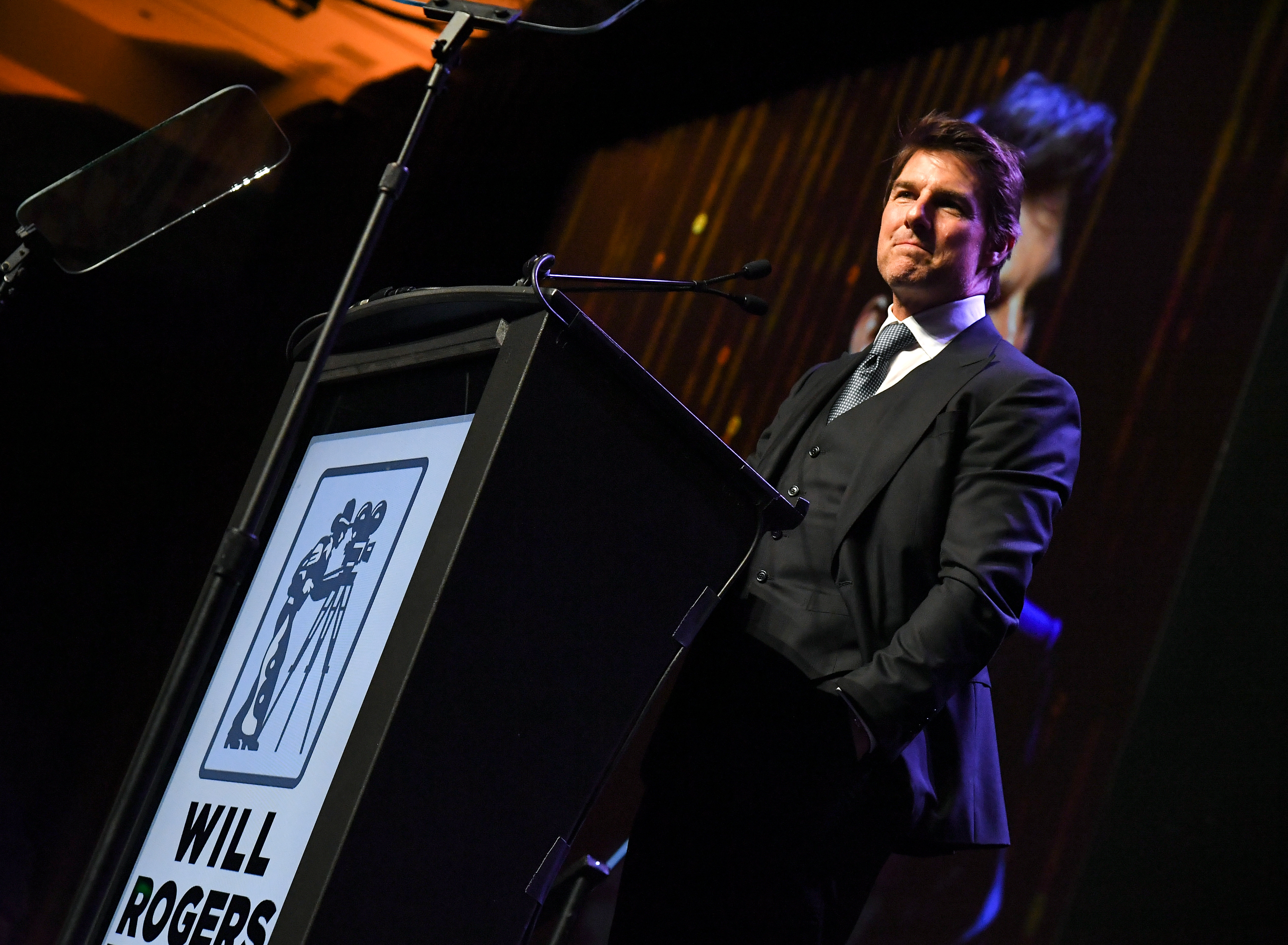 湯姆克魯斯打破「電影博覽會」慣例，以明星身分獲頒年度先鋒獎，可見得他在全美戲院老闆心目中的票房號召力。（東方IC）