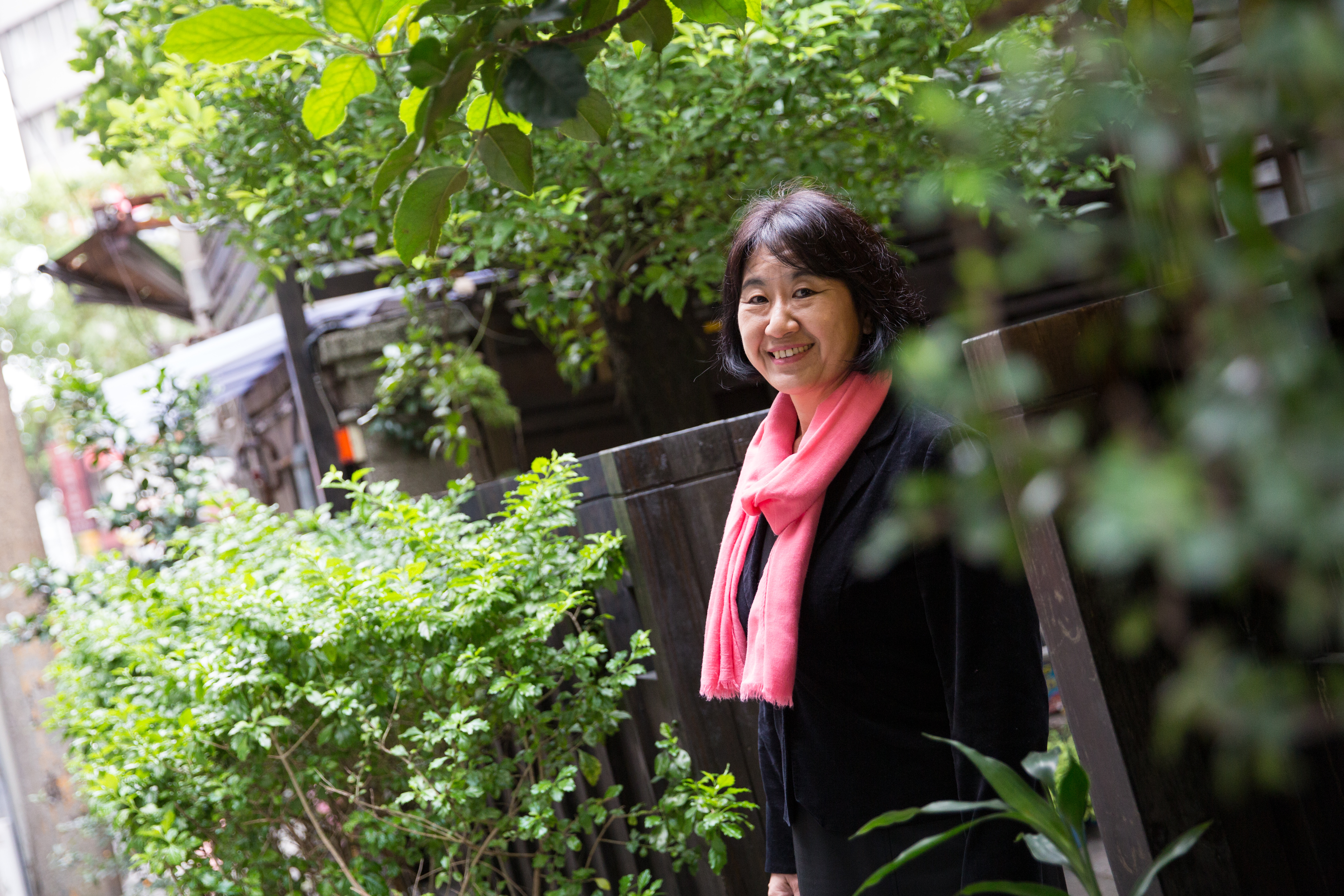 談起喜愛的中文作家張愛玲,新井一二三內心有許多悸動,直說是張愛玲教會了她挖掘內心痛苦的情感。