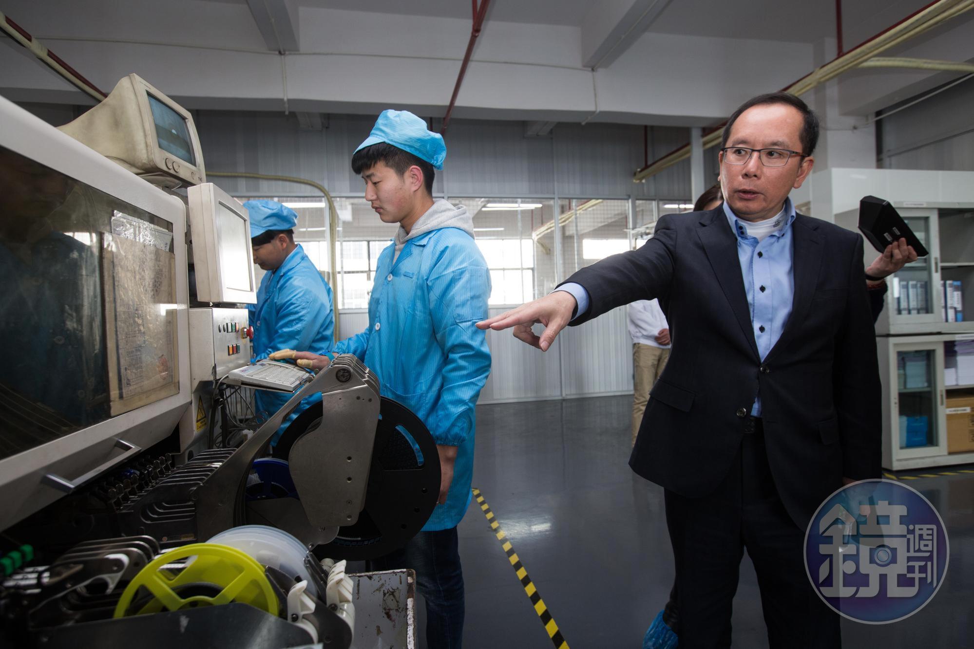 從不懂到懂,許文昉說多問就對,他也花了一年多時間才上手。
