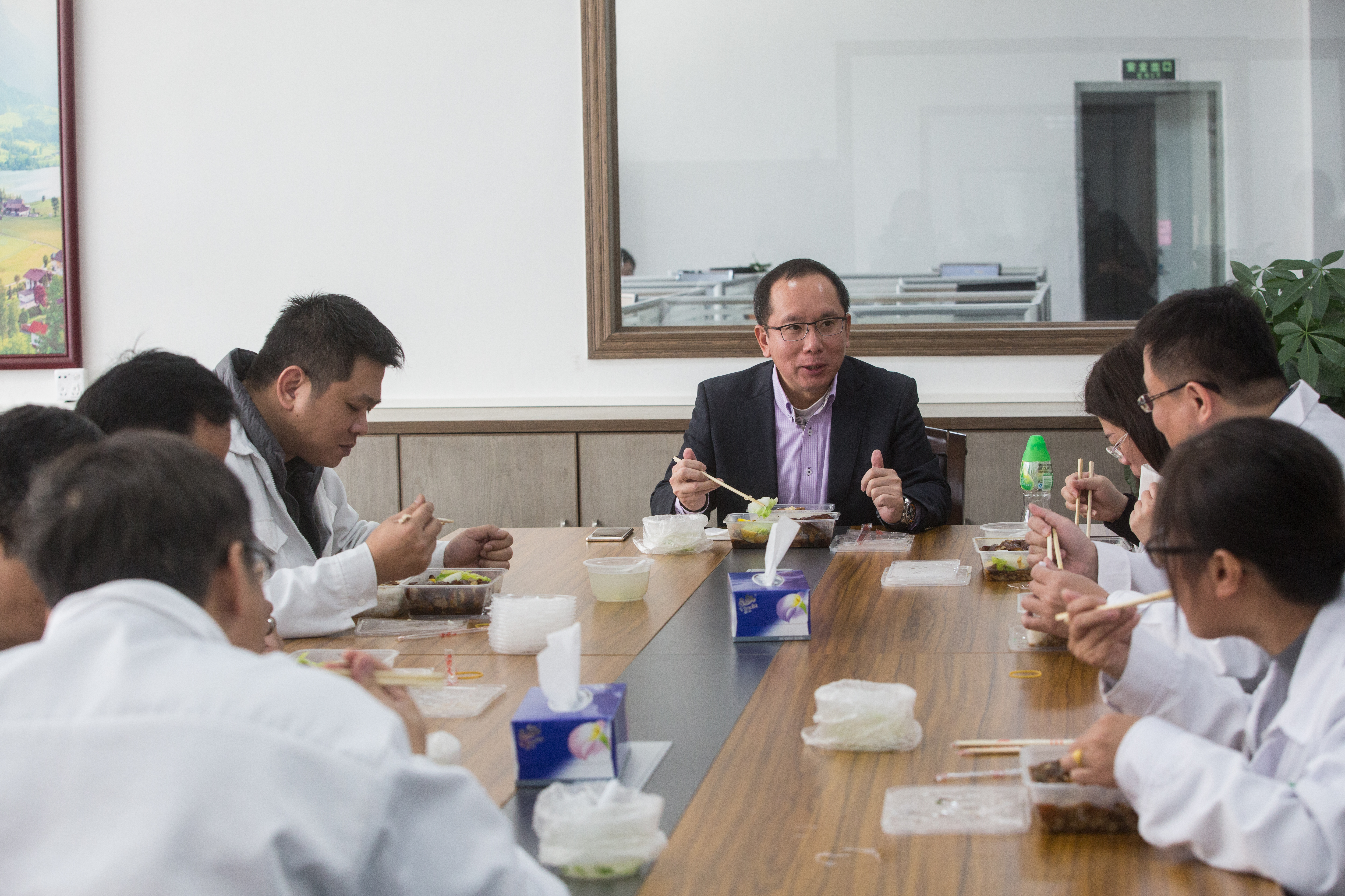 難得與員工共進午餐，許文昉談的也都是公事。