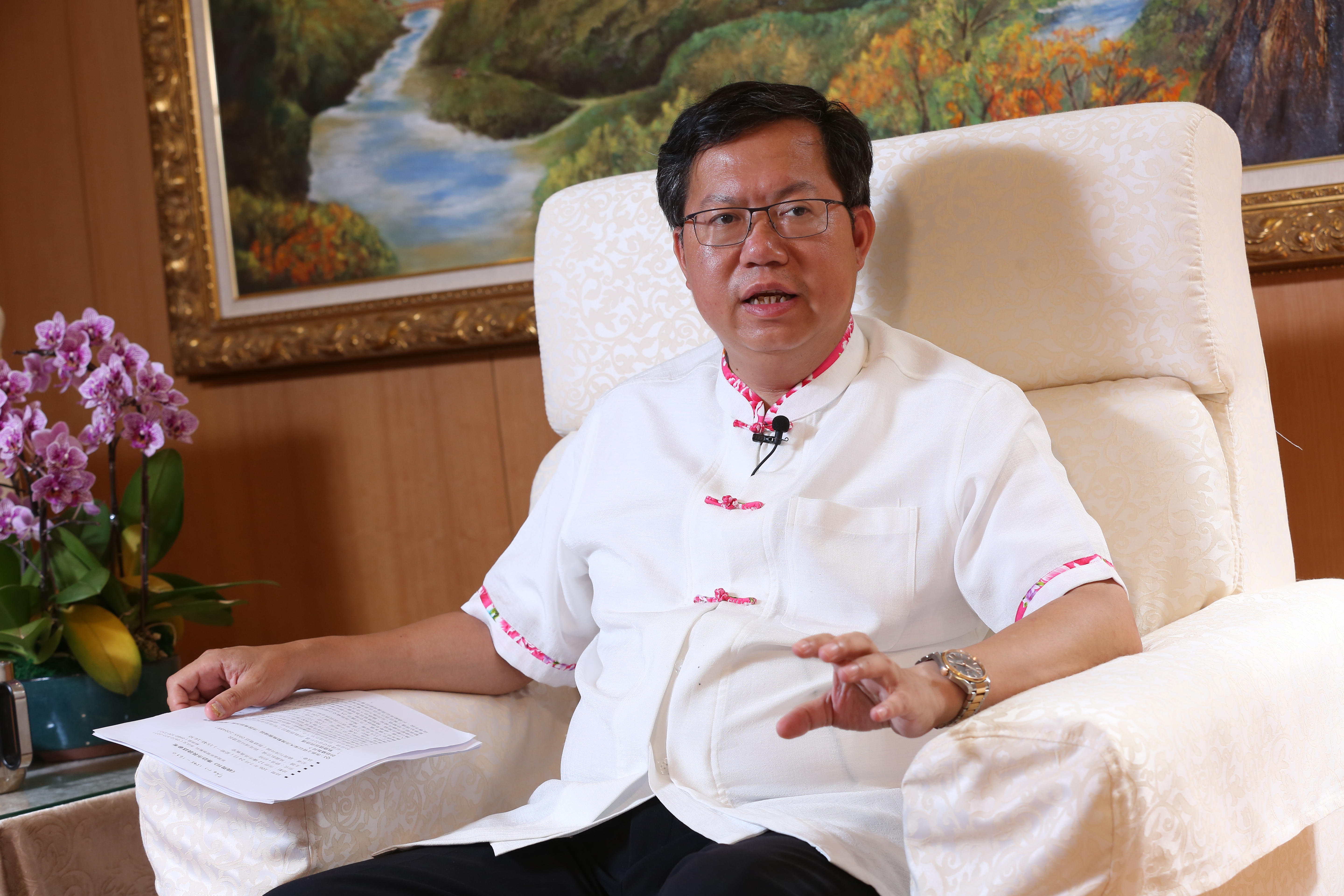 基於誠實申報原則，鄭文燦申報了1萬多元的卡債。