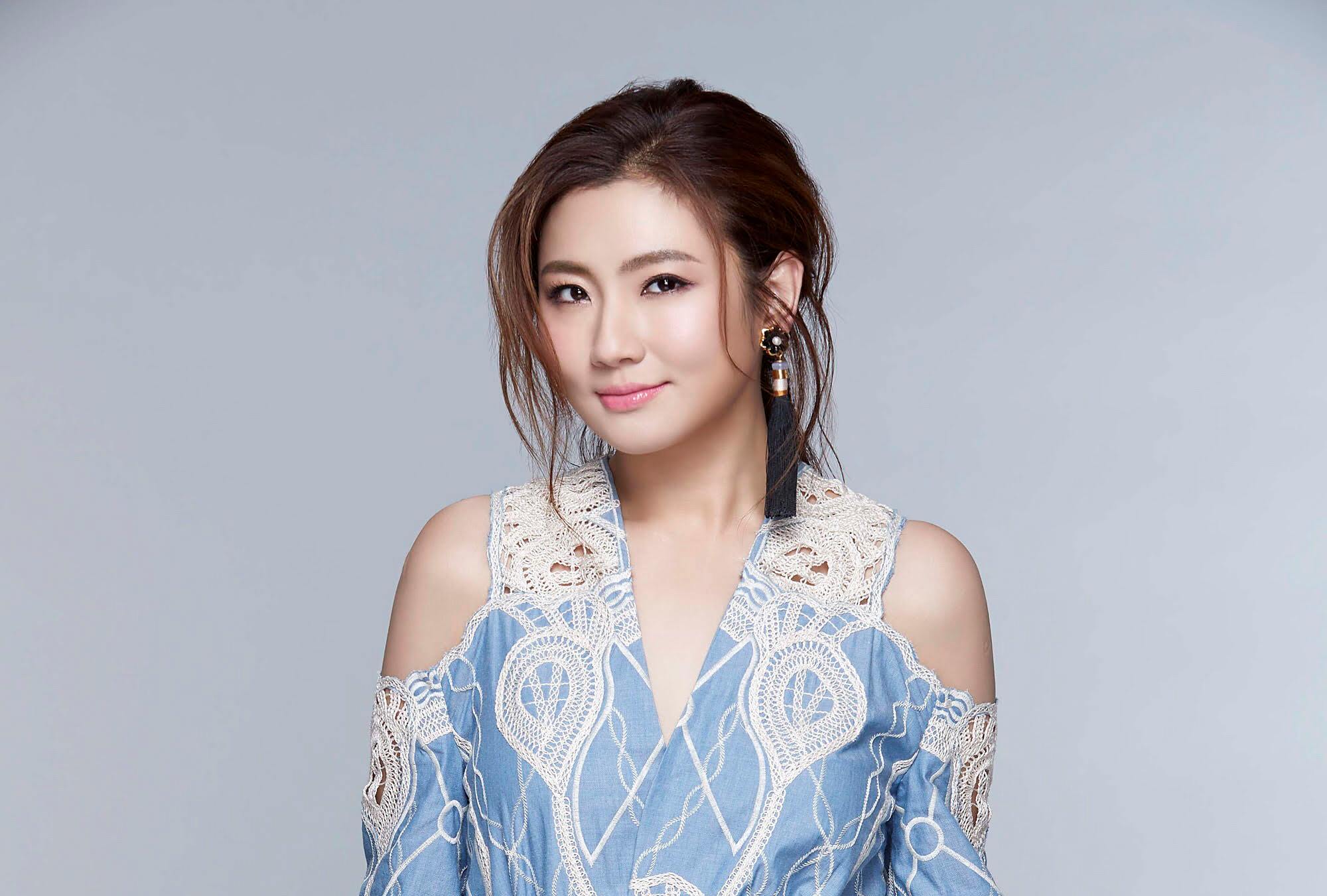 Selina旅遊歸來，展開減肥計畫。（華研提供）