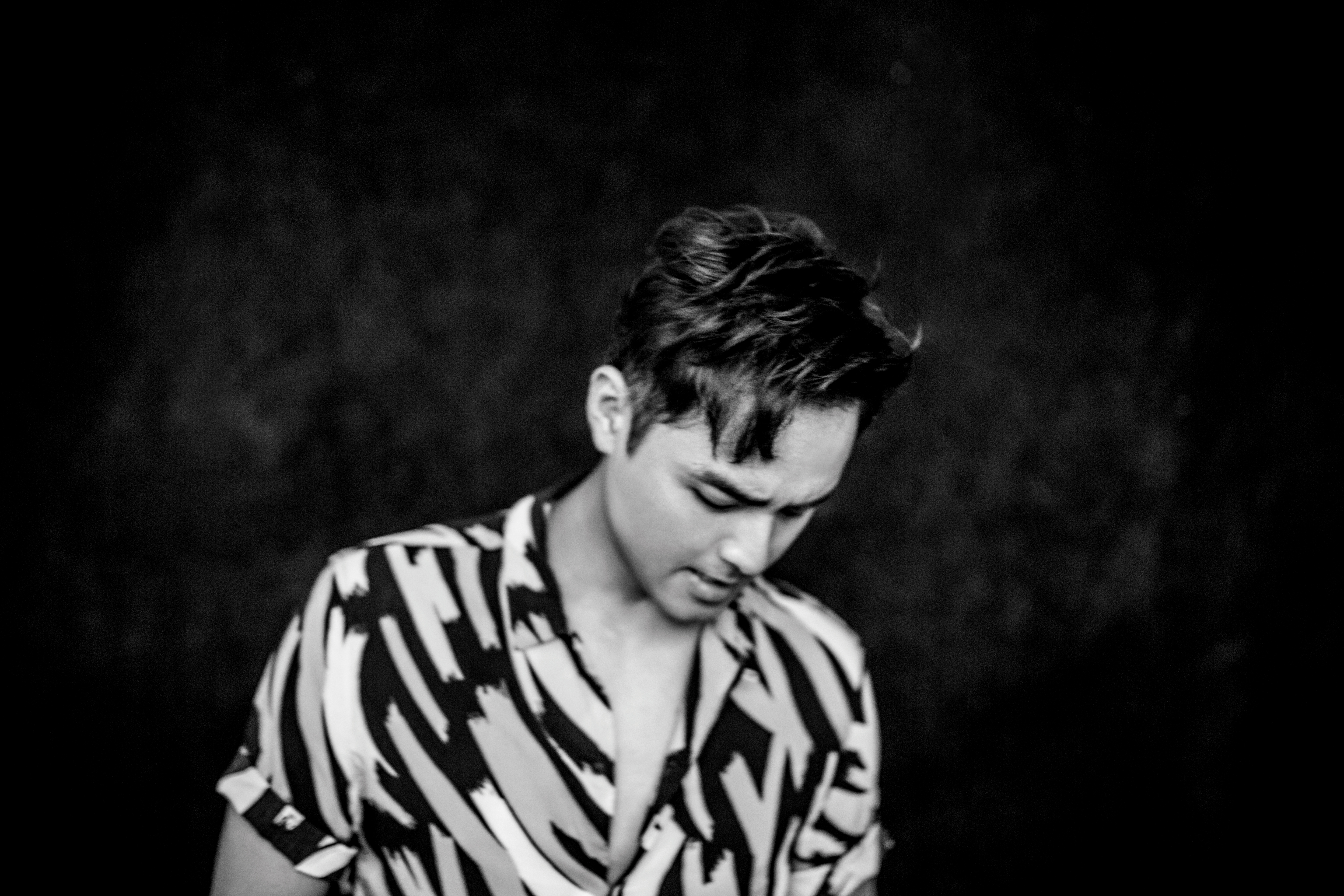 想要感受無盡新鮮，但明道也得找到自己的平衡點，「哪怕一天只有一顆鏡頭，我們覺得自己給出東西，有拍出新的點的時候，這一天就夠了。」