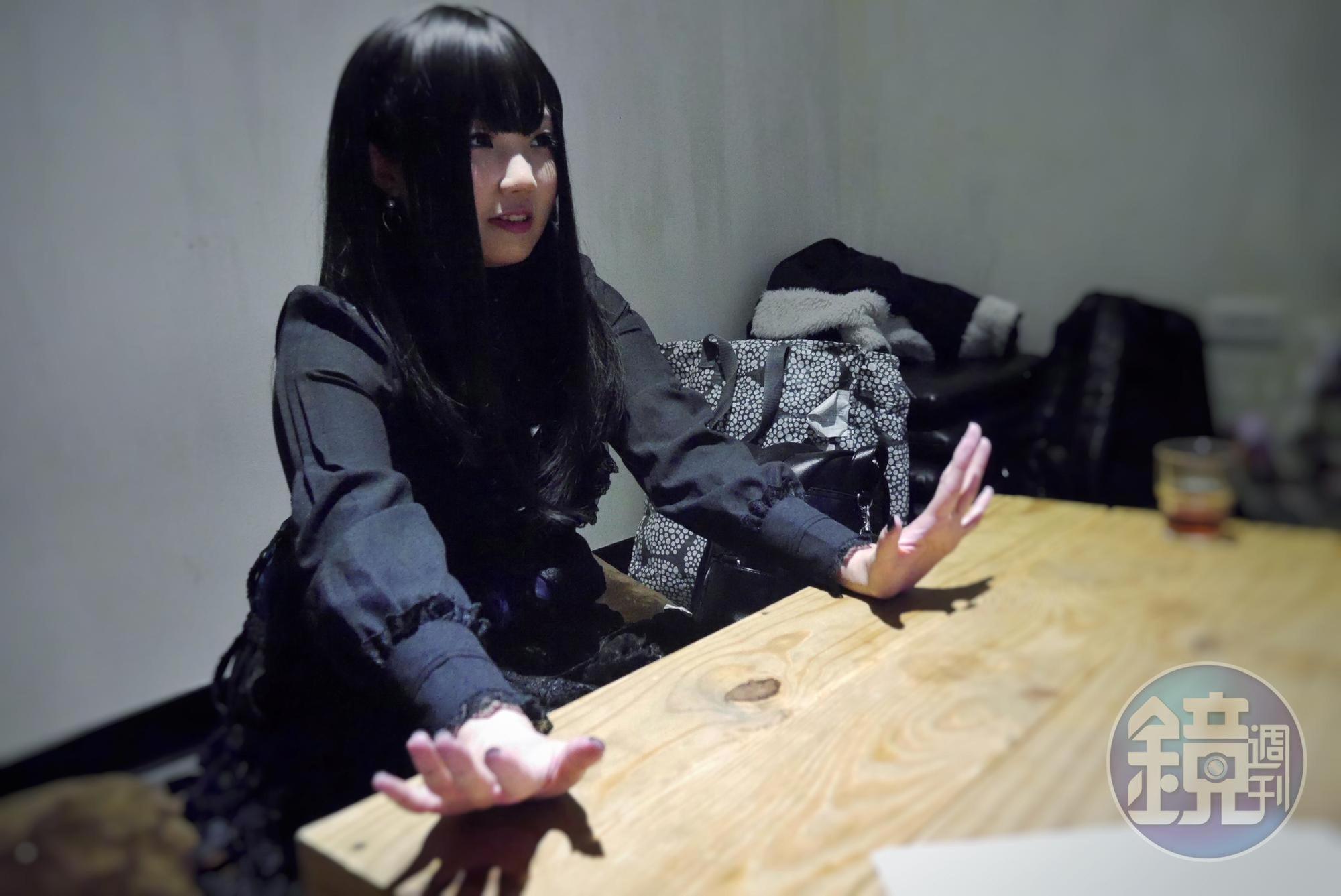 「台灣目前還沒有真的很穩定的 Coser 的相關的職業。日本頂多就是轉形成藝人。」Neneko 勸大家還是要有一技之長，不能只依靠 Cosplay。（攝影／張憶漩）