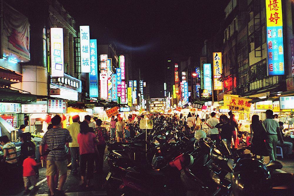 六合夜市被網友票選為最爛夜市第二名。（翻攝維基百科）