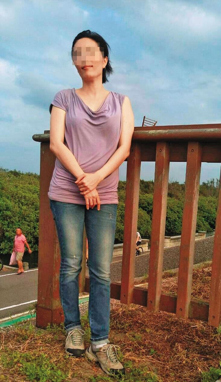 年近44歲的林女身材高佻,外表如清秀佳人。(被害人提供)