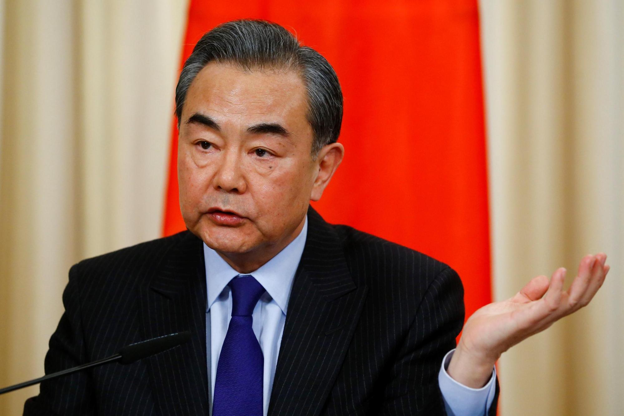 中國國務委員兼外交部長王毅(圖)今在北京與多明尼加外長瓦嘉斯簽署聯合公報。(東方IC)