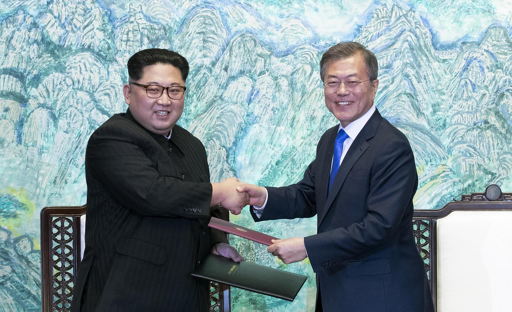 北韓去年還拚命放飛彈、試核彈,今年就與南韓簽署和平協議,讓人料想不到。(翻攝網路)