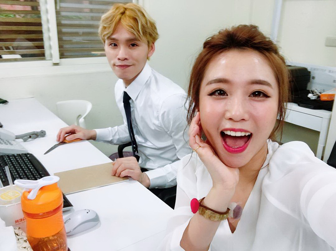 茵聲才跟展榮（左）交往3天就被甩了，原因是對方覺得「感覺不對了」。（翻攝自鄭茵聲IG））