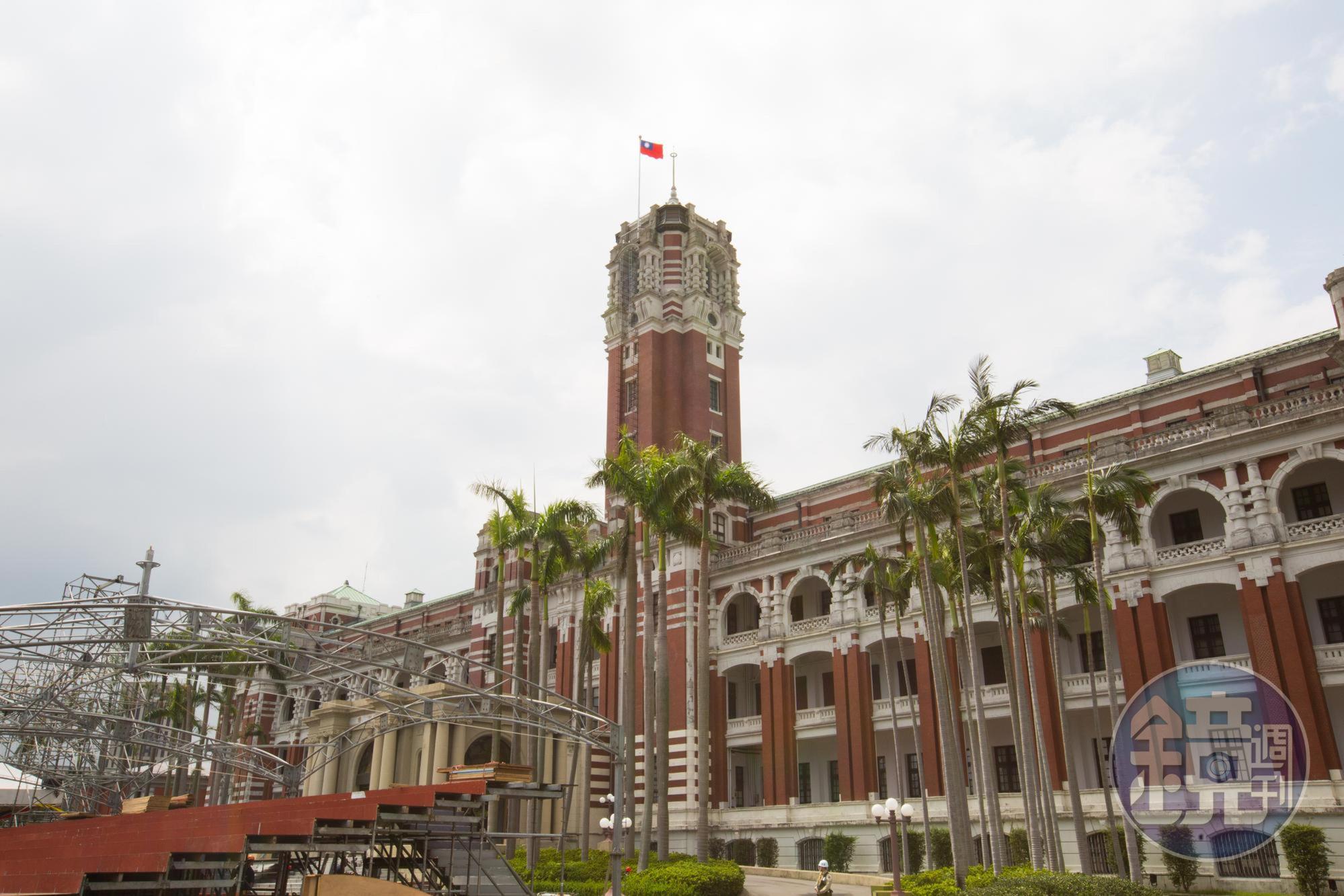 針對多明尼加與我斷交,總統府表示遺憾,但強請「不會在北京壓力下低頭」,捍衛中華民國主權與尊嚴。
