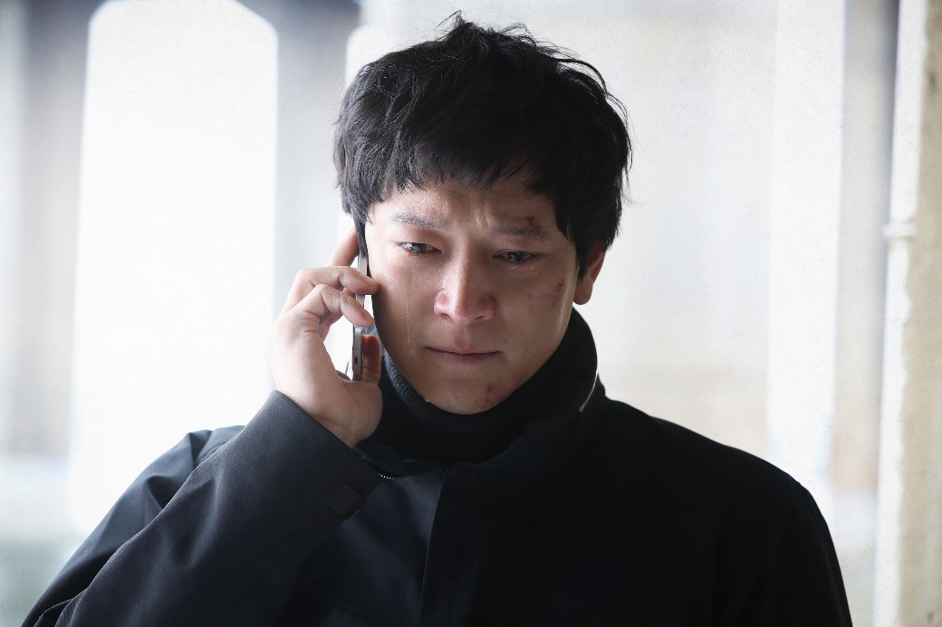 姜棟元主演的《宅配男逃亡曲》,將自5月4日起在friDay影音獨家首播。(friDay影音提供)