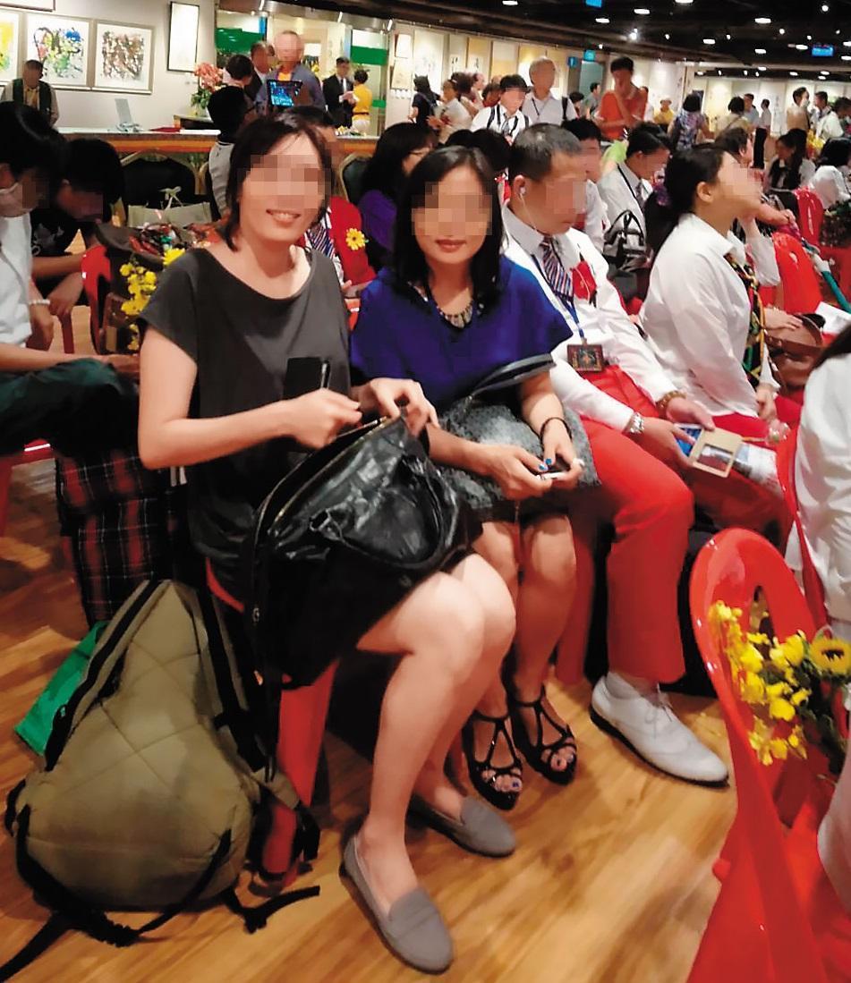 被害人指出，林女（左1）在各大婚友社的活動中尋找目標，受騙男子不乏高級知識分子及退休媒體人等。（被害人提供）