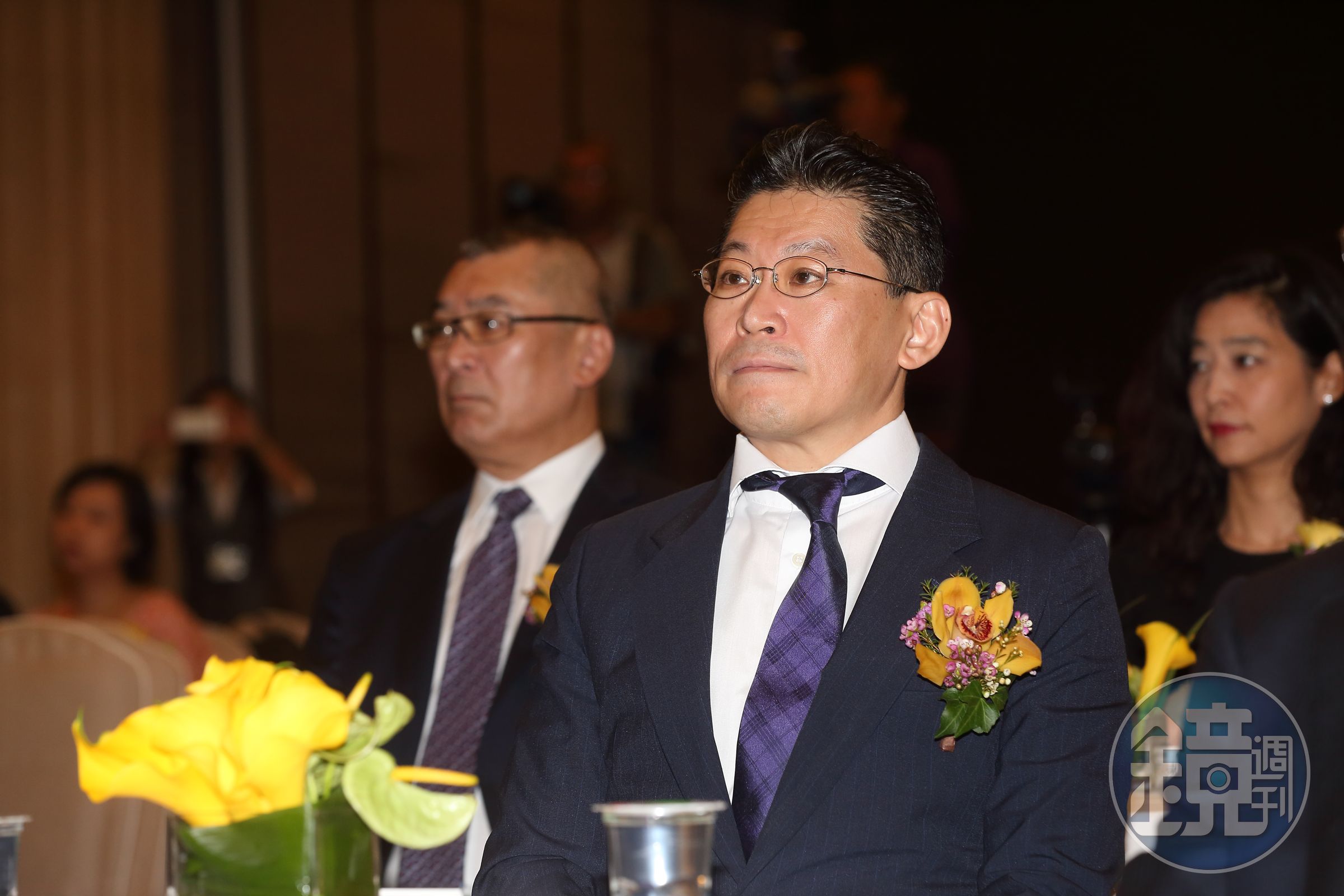 林鴻南（前）行事頗有乃父之風，尤其遺傳到林堉璘精打細算、做事嚴謹的部分。