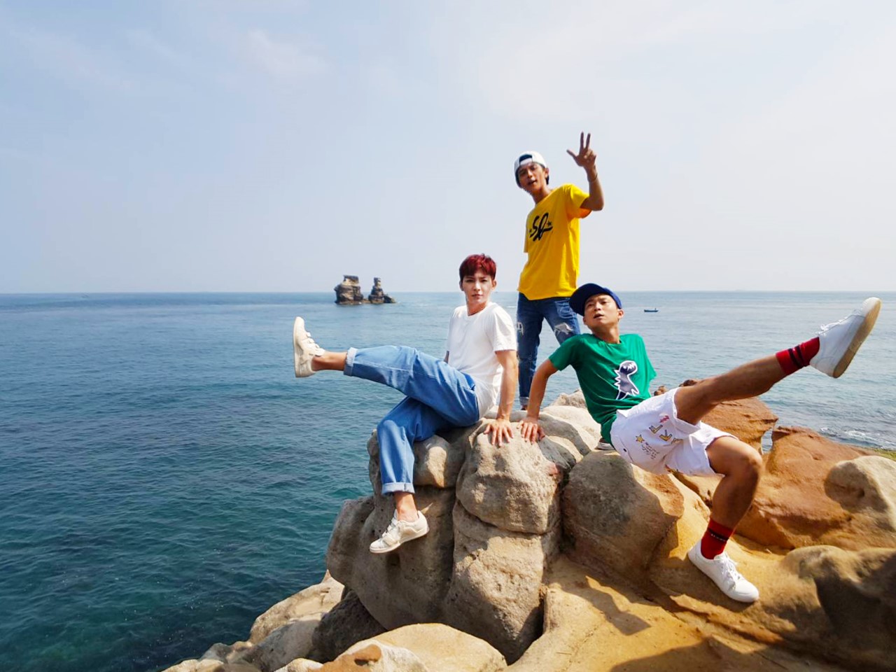 《食尚玩家》邀請炎亞綸和浩角翔起一同出外景。（TVBS提供）