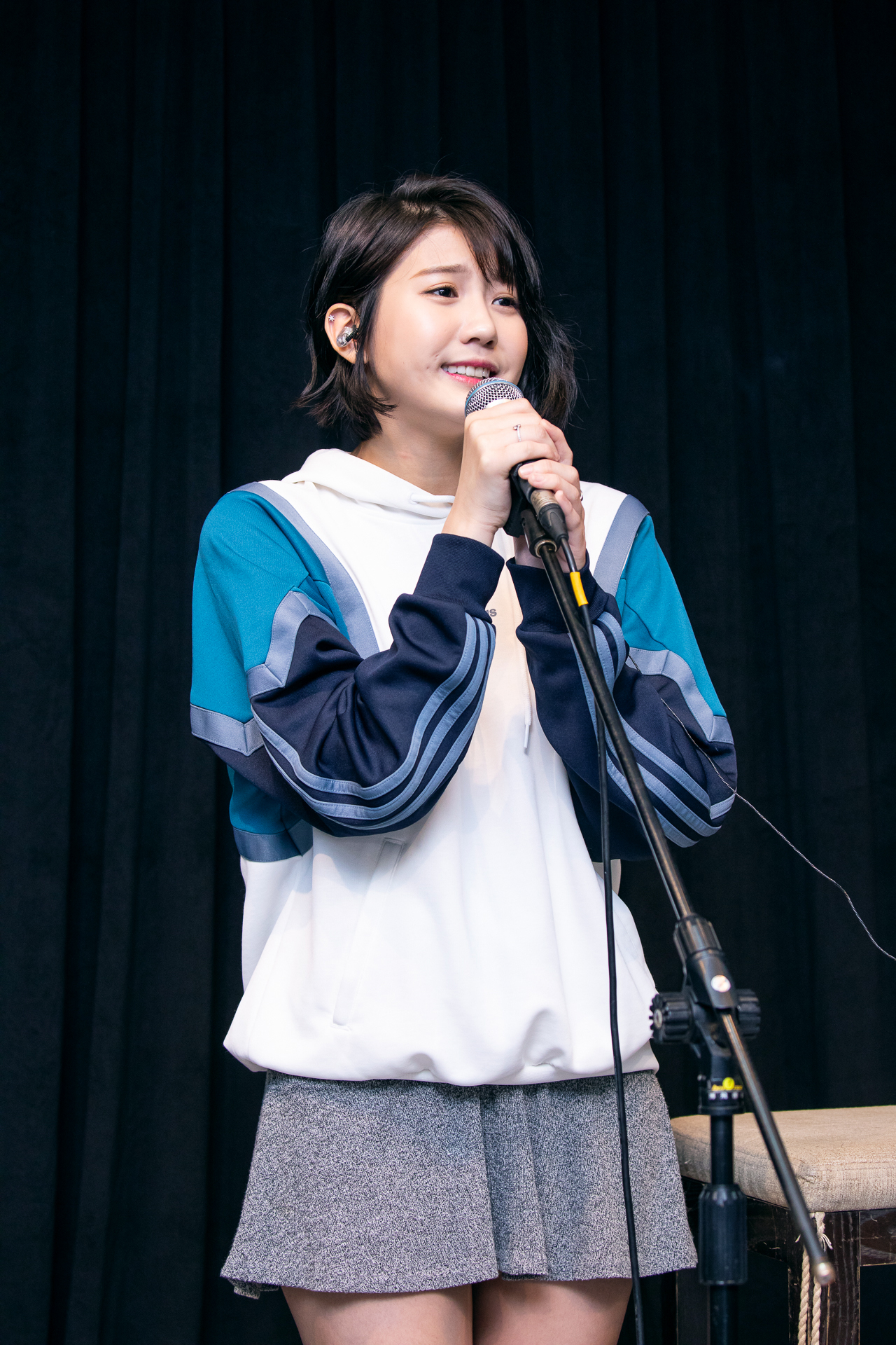 四葉草為演唱會彩排，頂著新剪的短髮造型亮相。（寬宏藝術）