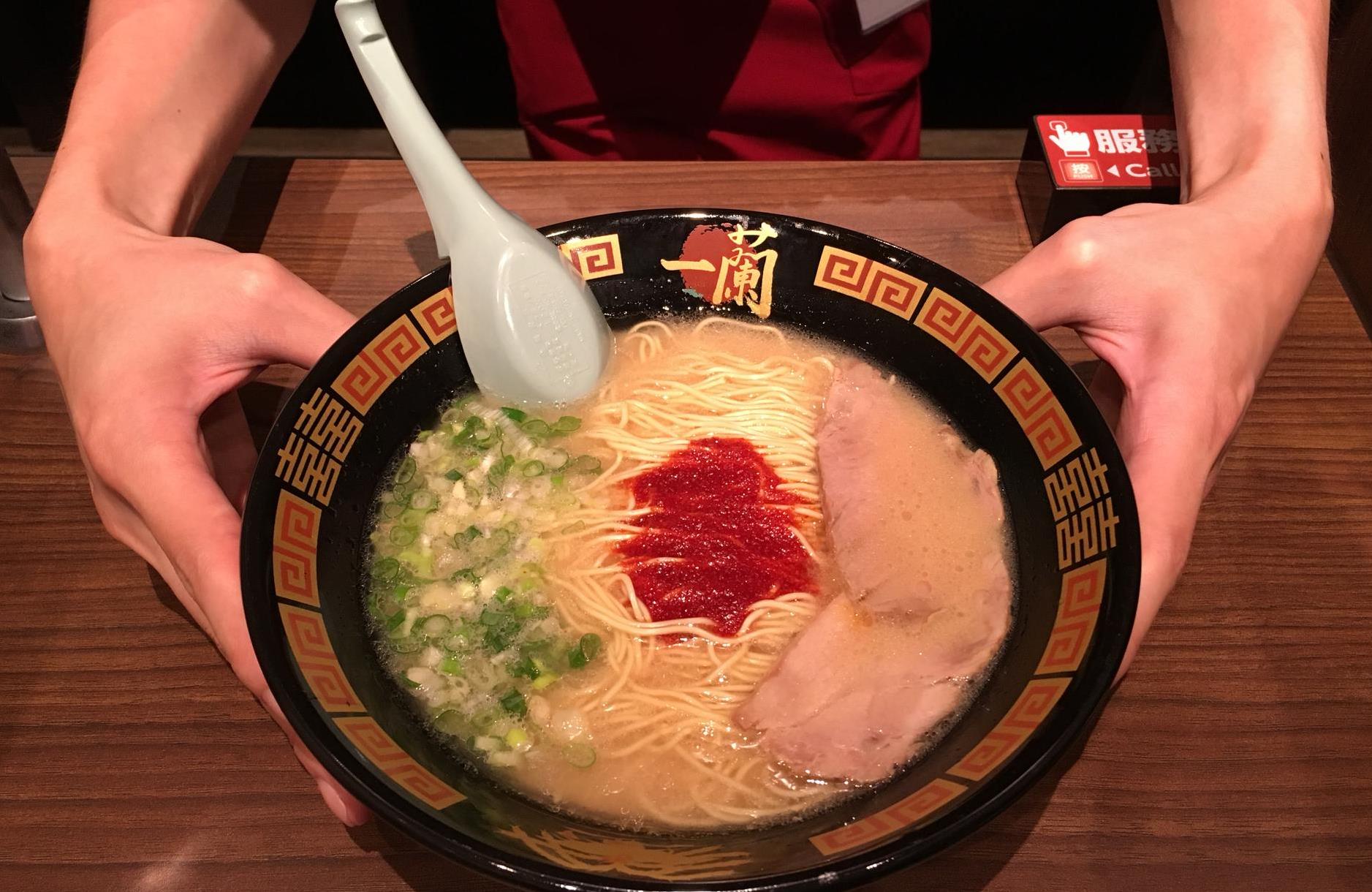 去年一蘭拉麵來台展店，讓拉麵控不用出國就能吃到原汁原味的美食。