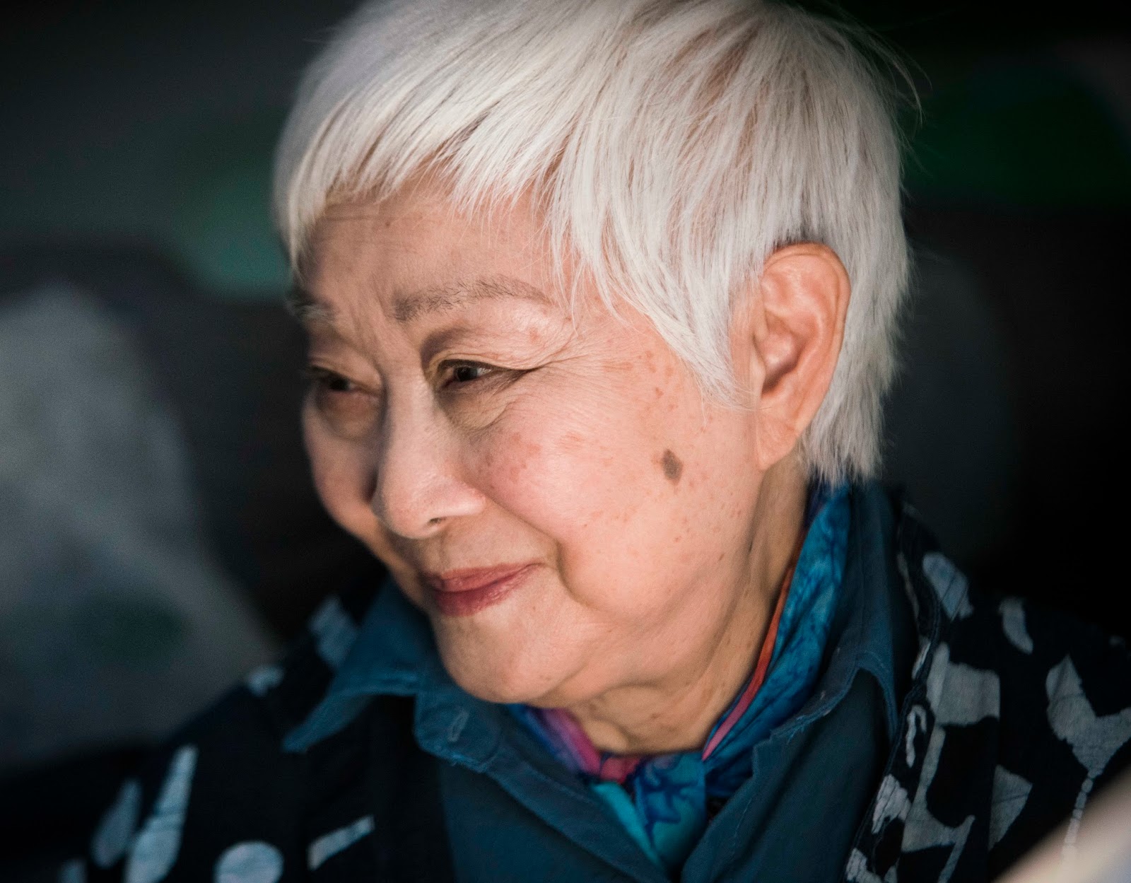 資深女星盧燕認為《小玩意》的故事充滿詩意,應允在片中客串飾演科學家。(前景娛樂提供)