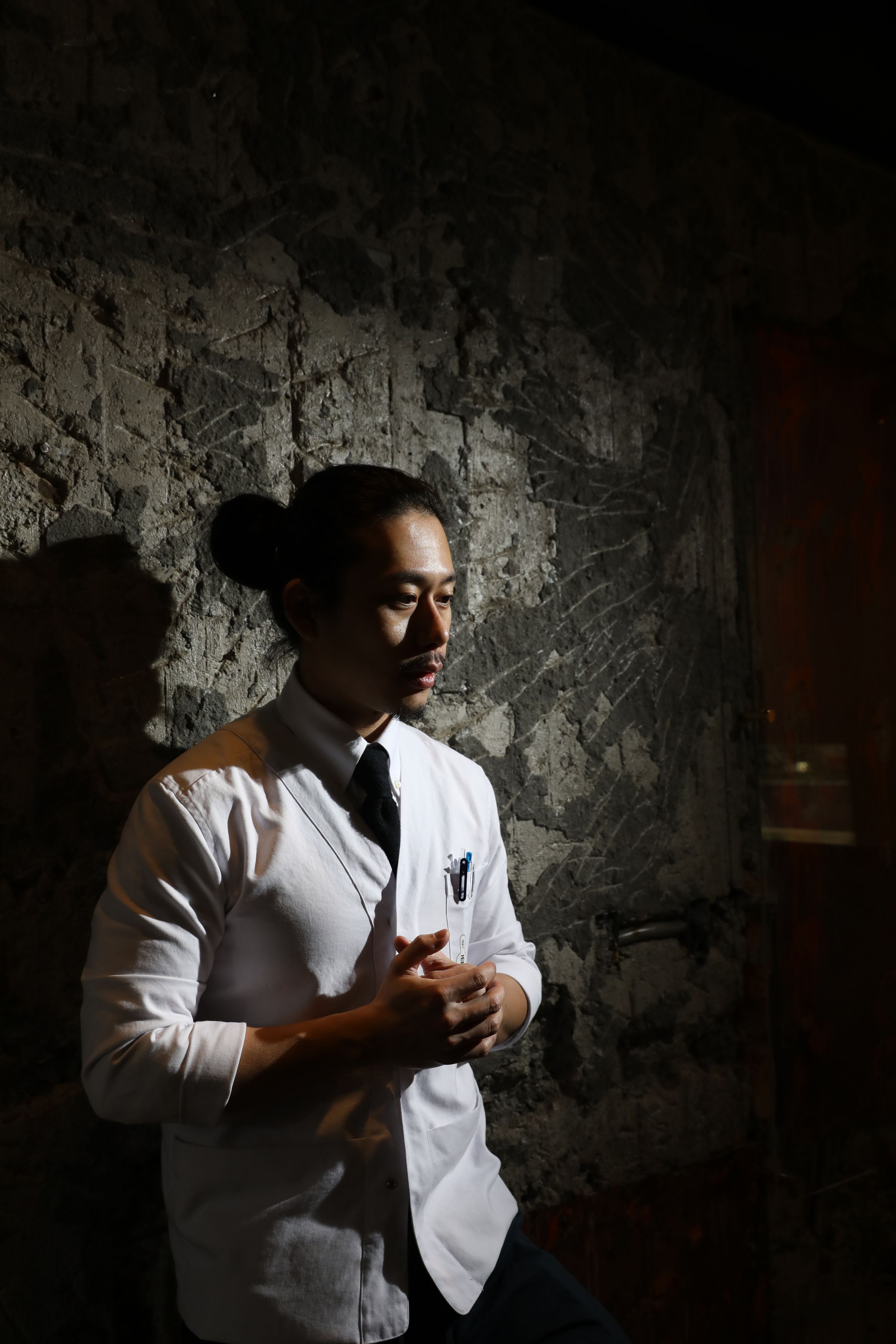 調酒師出身的Angus，開設「汲取式雞尾酒」酒吧，反倒讓調酒師從吧台消失，為的是打破地域疆界，讓調酒走得更遠。