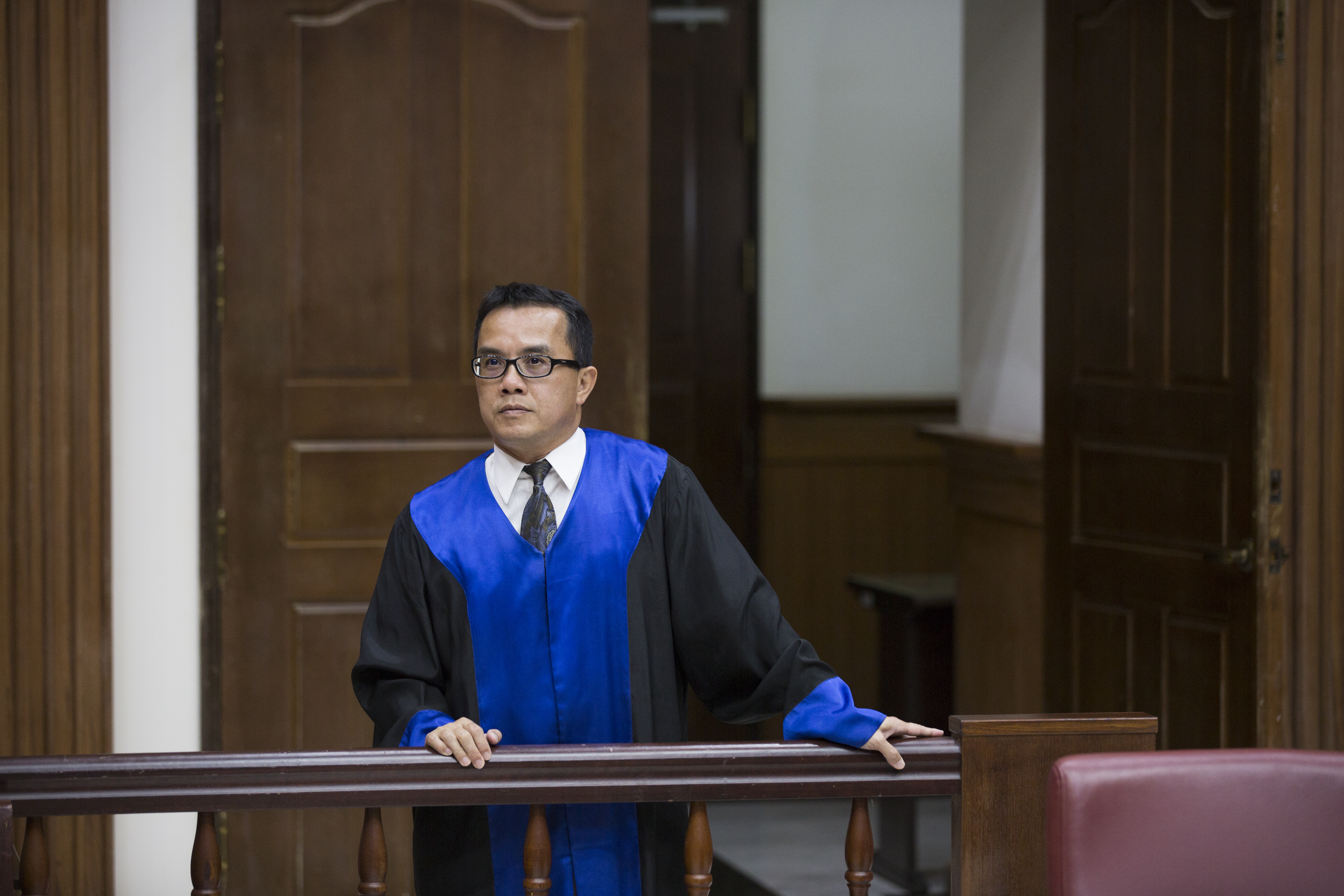 常有人諷刺判決書讀起來像天書,法官陳欽賢近年便嘗試撰寫淺顯易懂的判決。