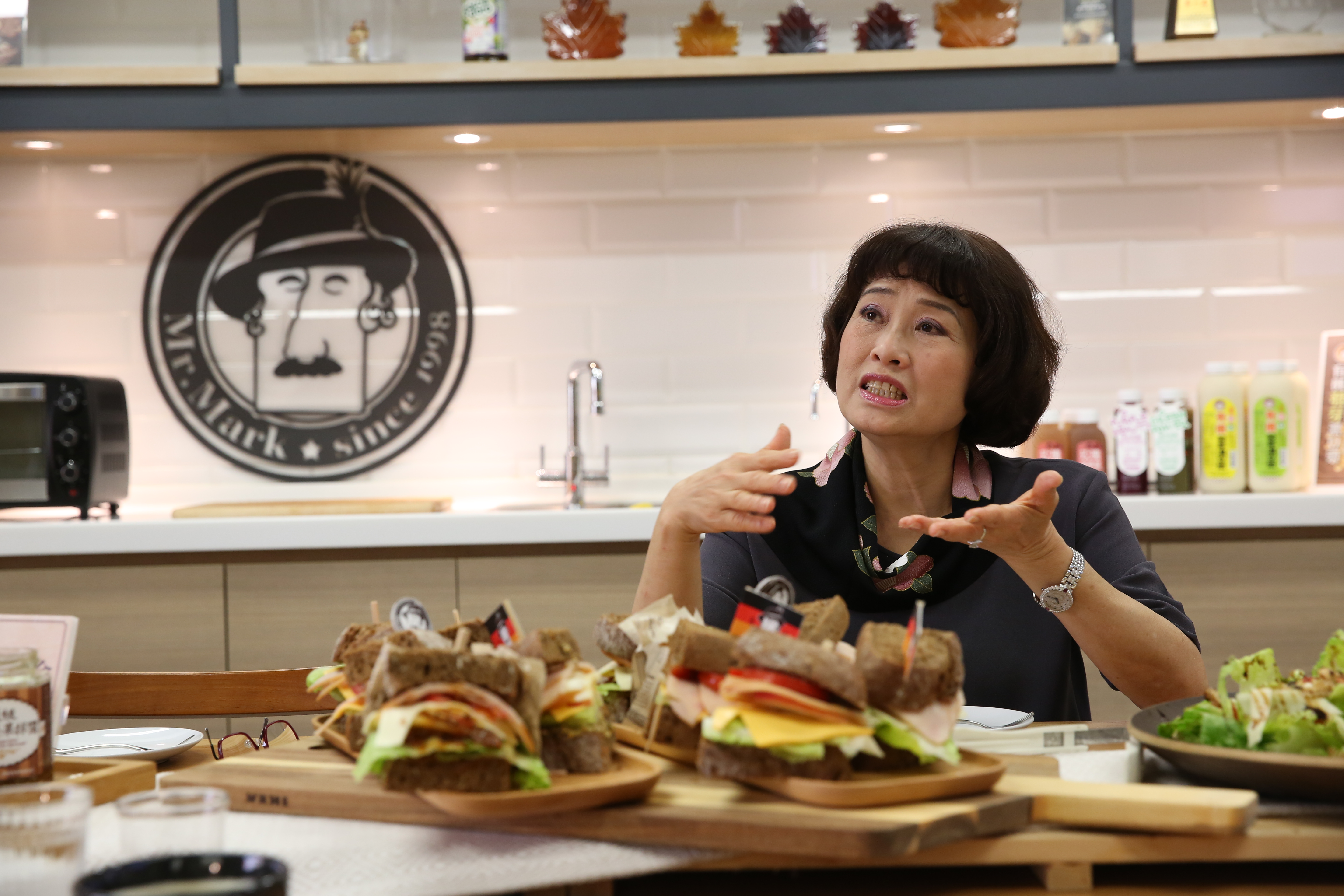 王麗珠是標準工作狂，凡事靠自己的她曾抱定要當不婚族。