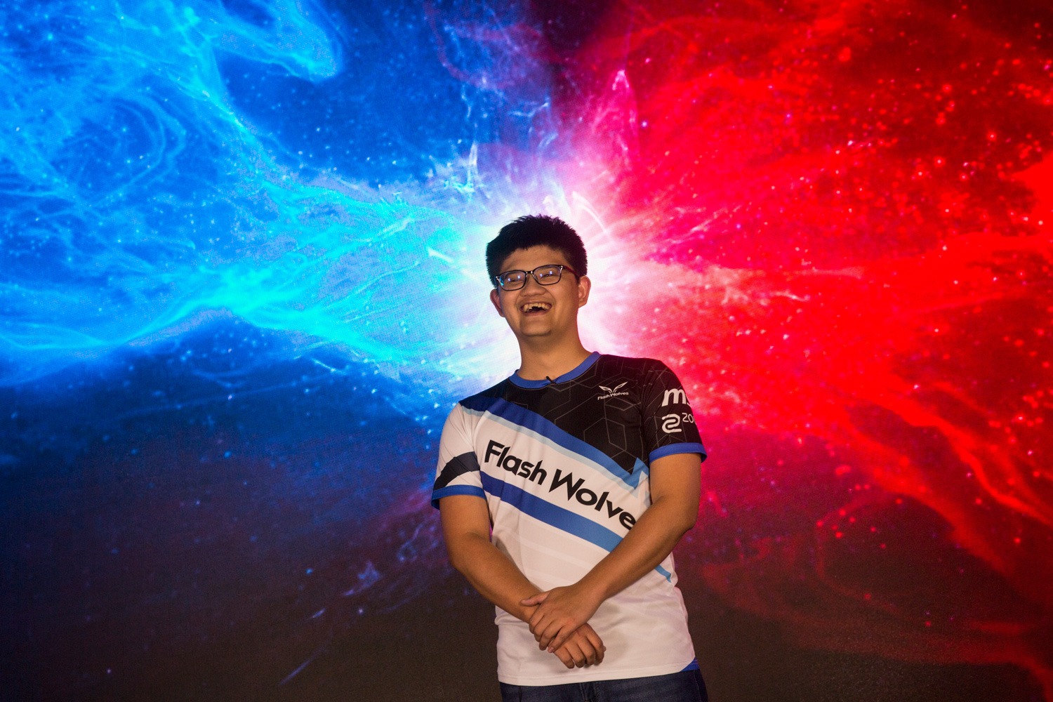 大哥認為電競還是要看市場機制，爐石在台灣沒有聯賽，對戰隊來說缺乏簽選手的誘因。