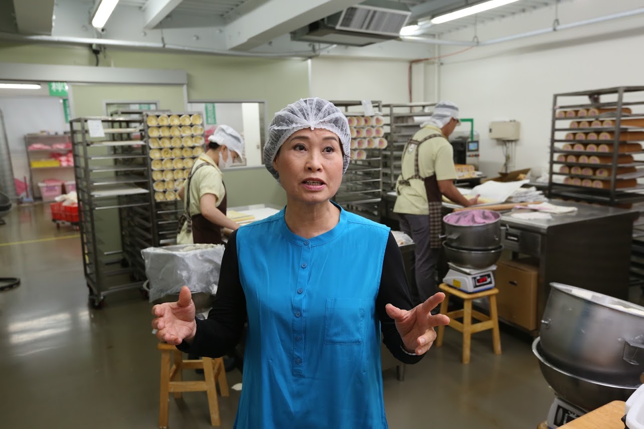 王麗珠不只賣麵包，也希望能打造幸福企業，給員工更人性化的工作環境。