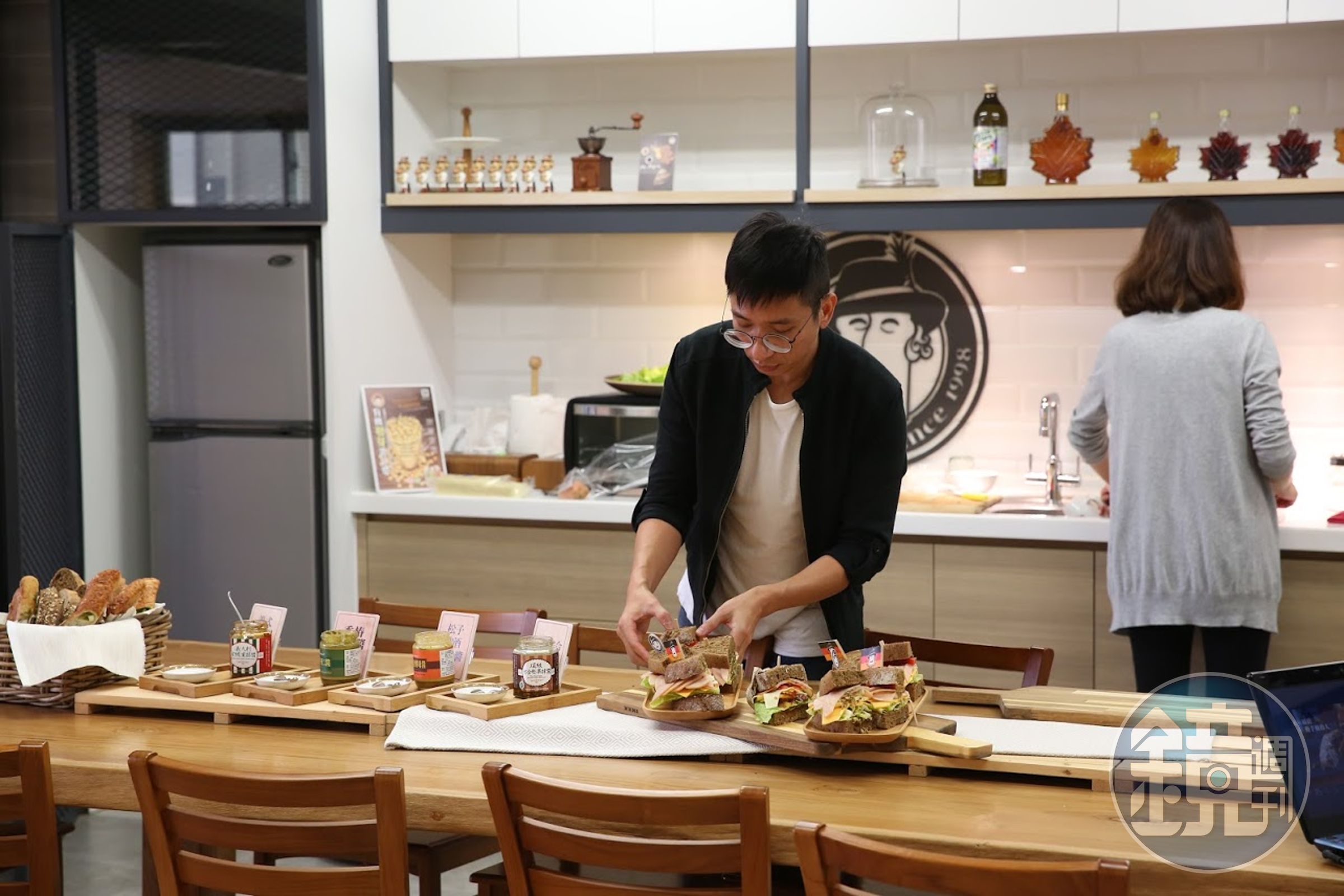 為推廣雜糧麵包的料理變化，品牌也曾舉辦試吃會教學。