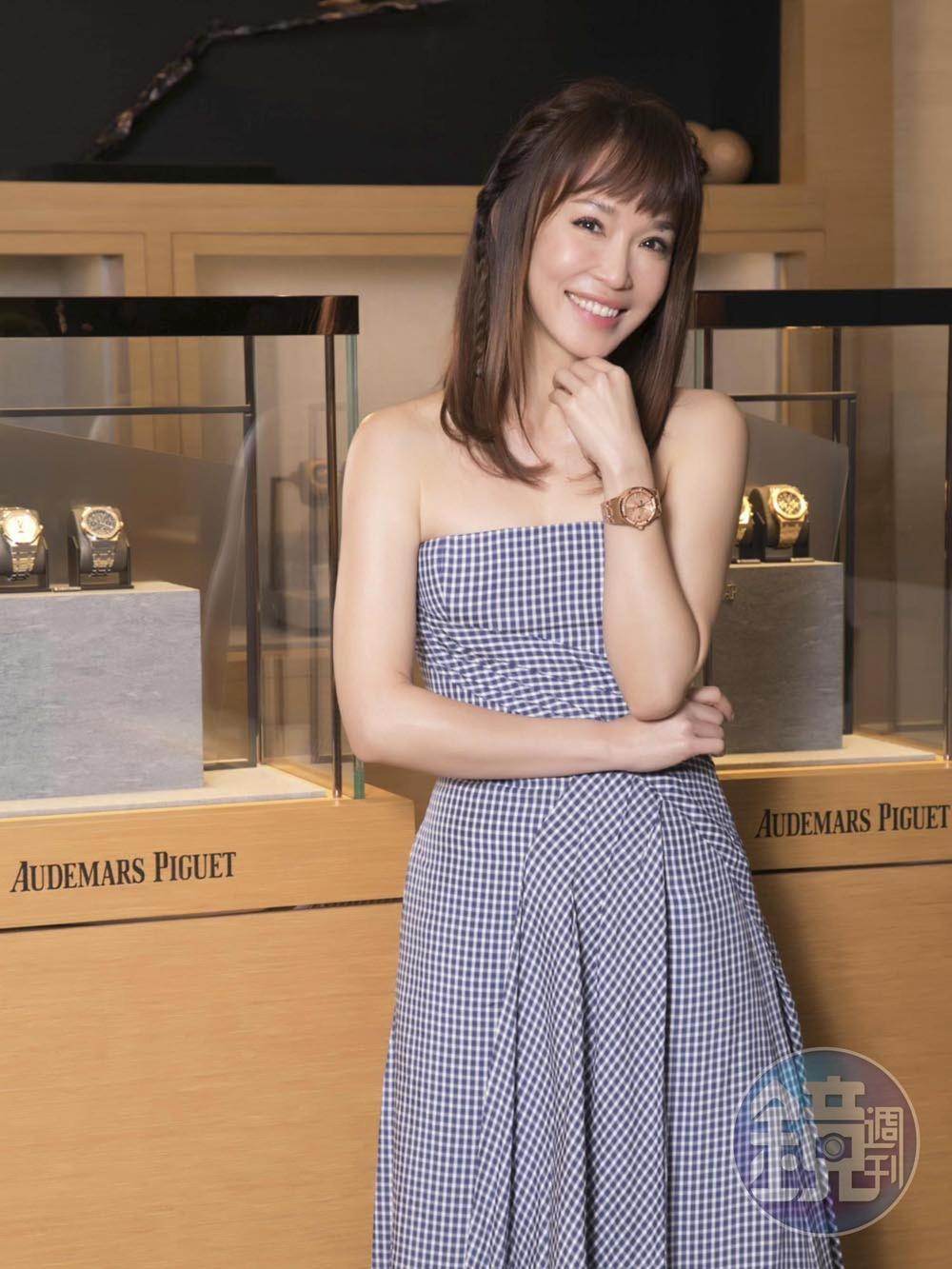 女神范文芳完美演繹愛彼全新《Royal Oak Selfwinding 37mm》女裝腕錶。