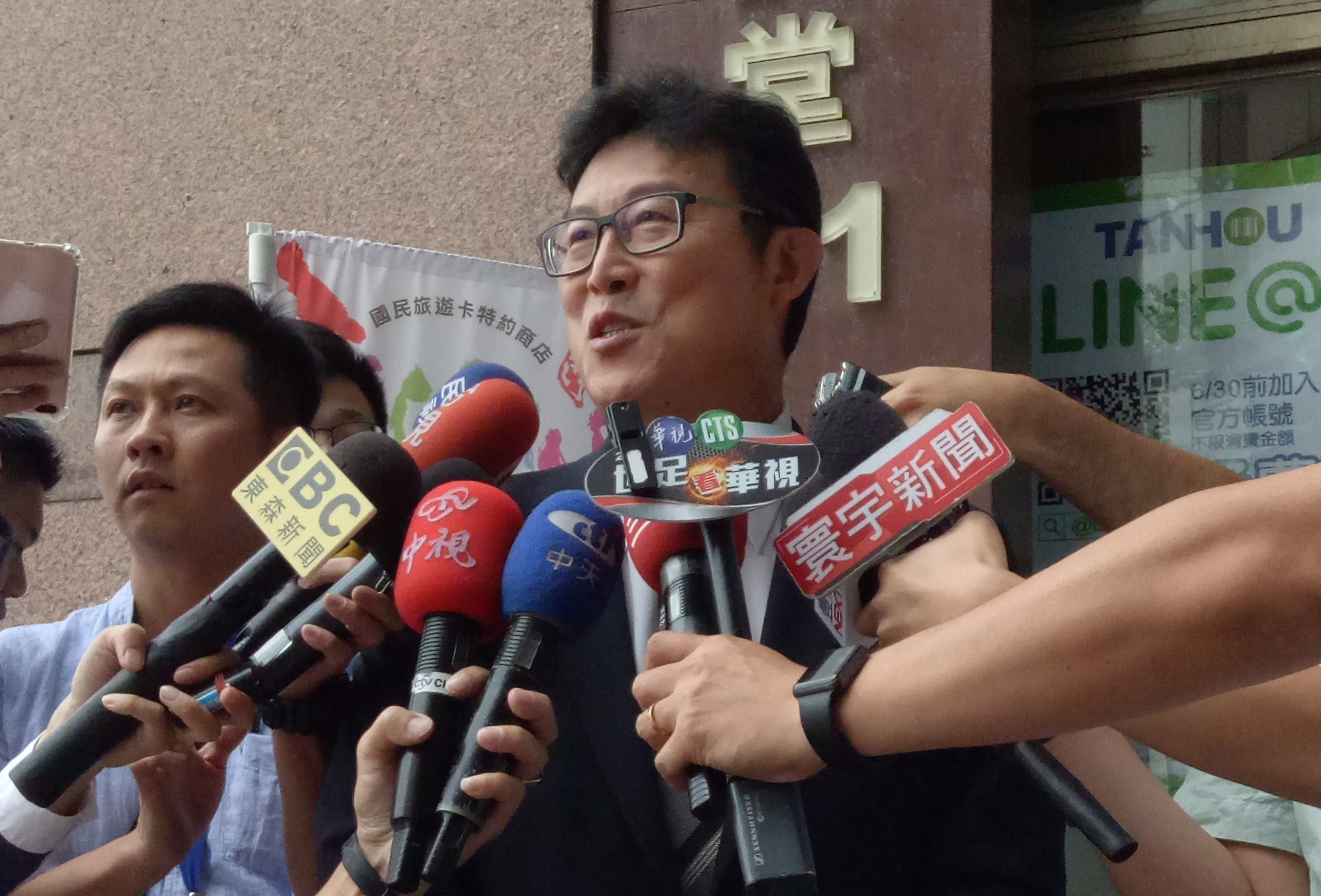 姚文智到民進黨中央黨部與選對會4人小組會面，他在會後表示：「我一直認為我是最強的！」