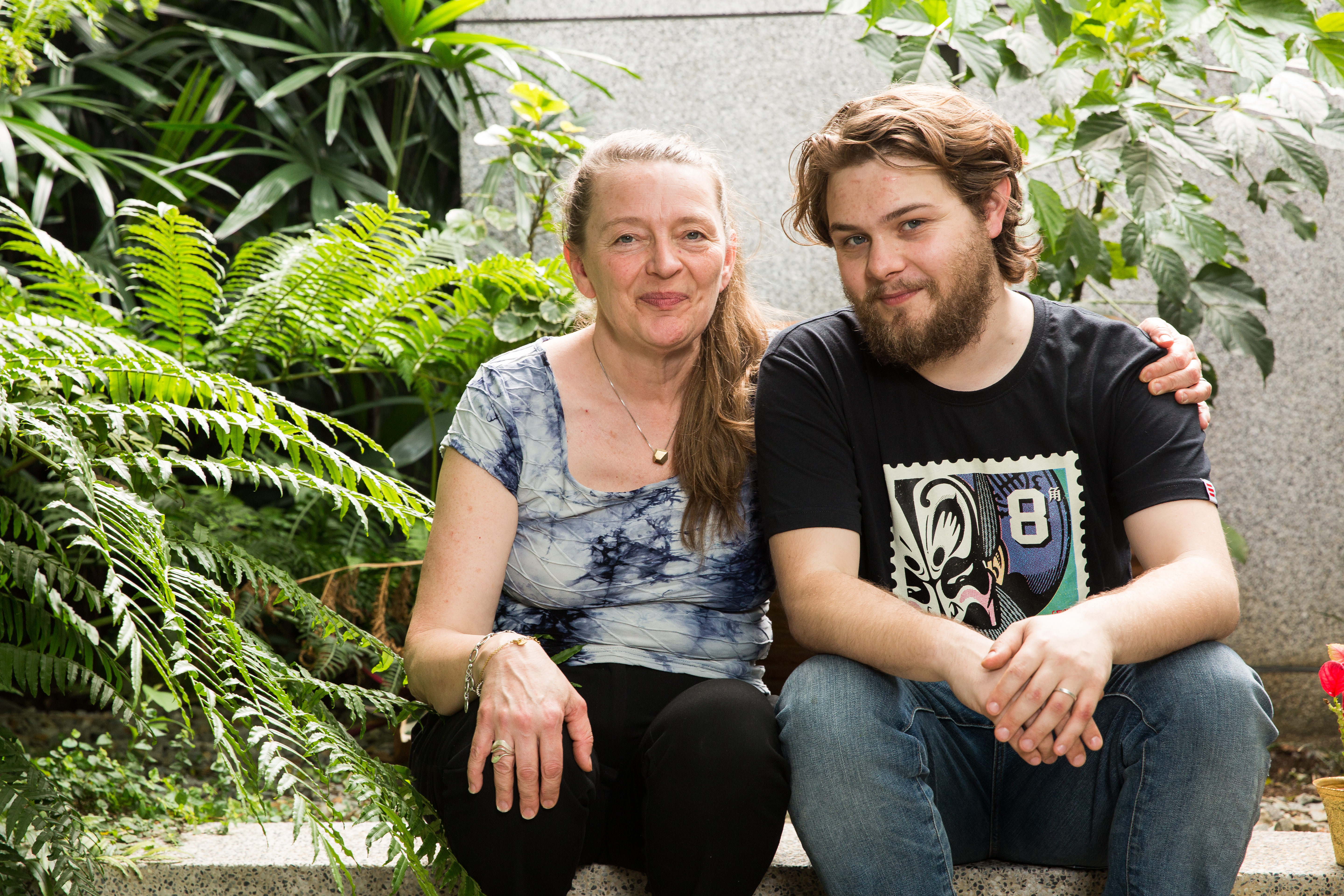 莉娜哈諾克萊恩（左）此次來台，長住北京的兒子李翱也飛來會合，母子倆打算合拍一部短片。