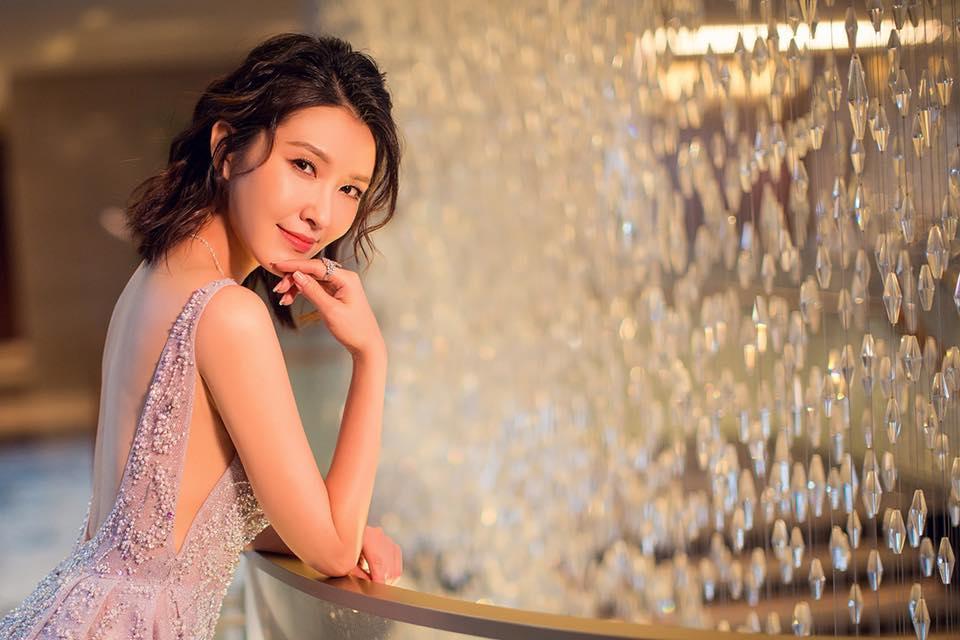 徐潔兒近年愛上跑馬拉松,3月去塞班島後,剛又到布拉格比賽。