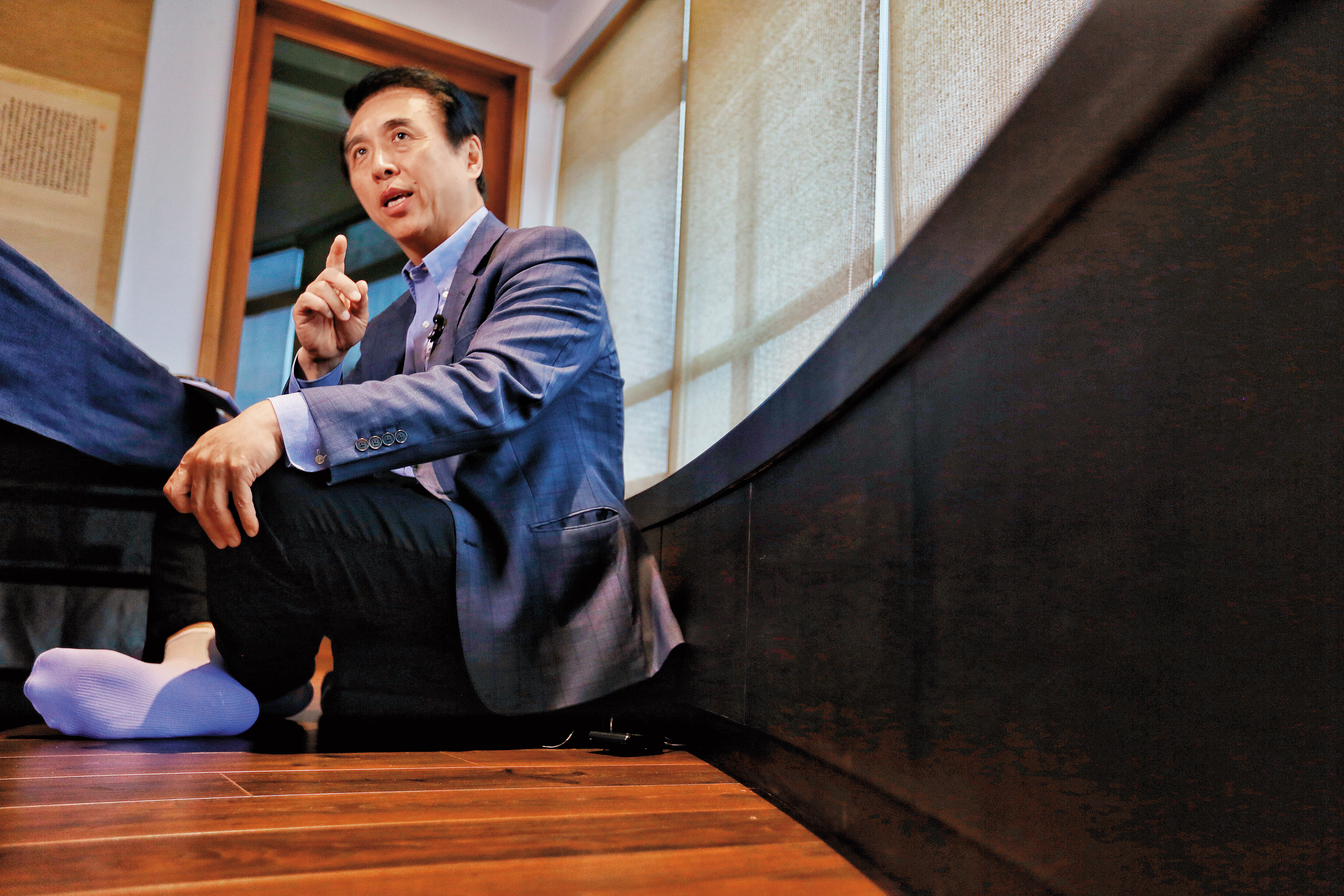 國民黨桃園市長參選人陳學聖（圖）接受本刊專訪，強調不同於現任桃園市長鄭文燦是公關市長，他要成為踏實的市長，替桃園做大建設、找到大方向。