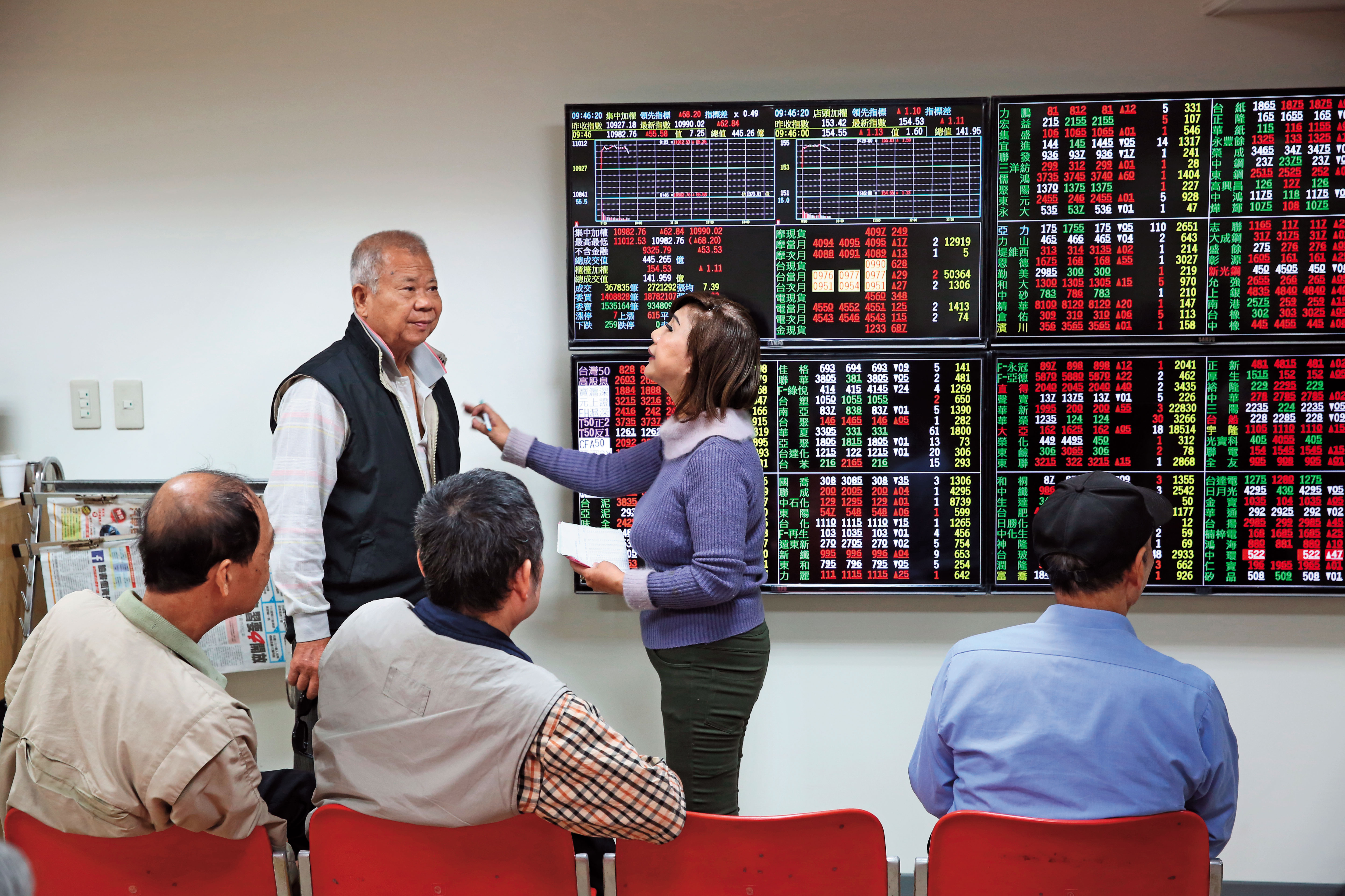 外資在台灣股市連續3個多月大賣超，減碼超過2400億元。