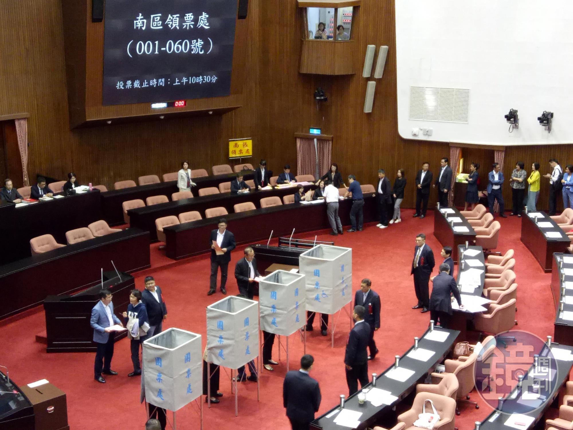 立法院院會今針對促轉會人事進行同意權投票。
