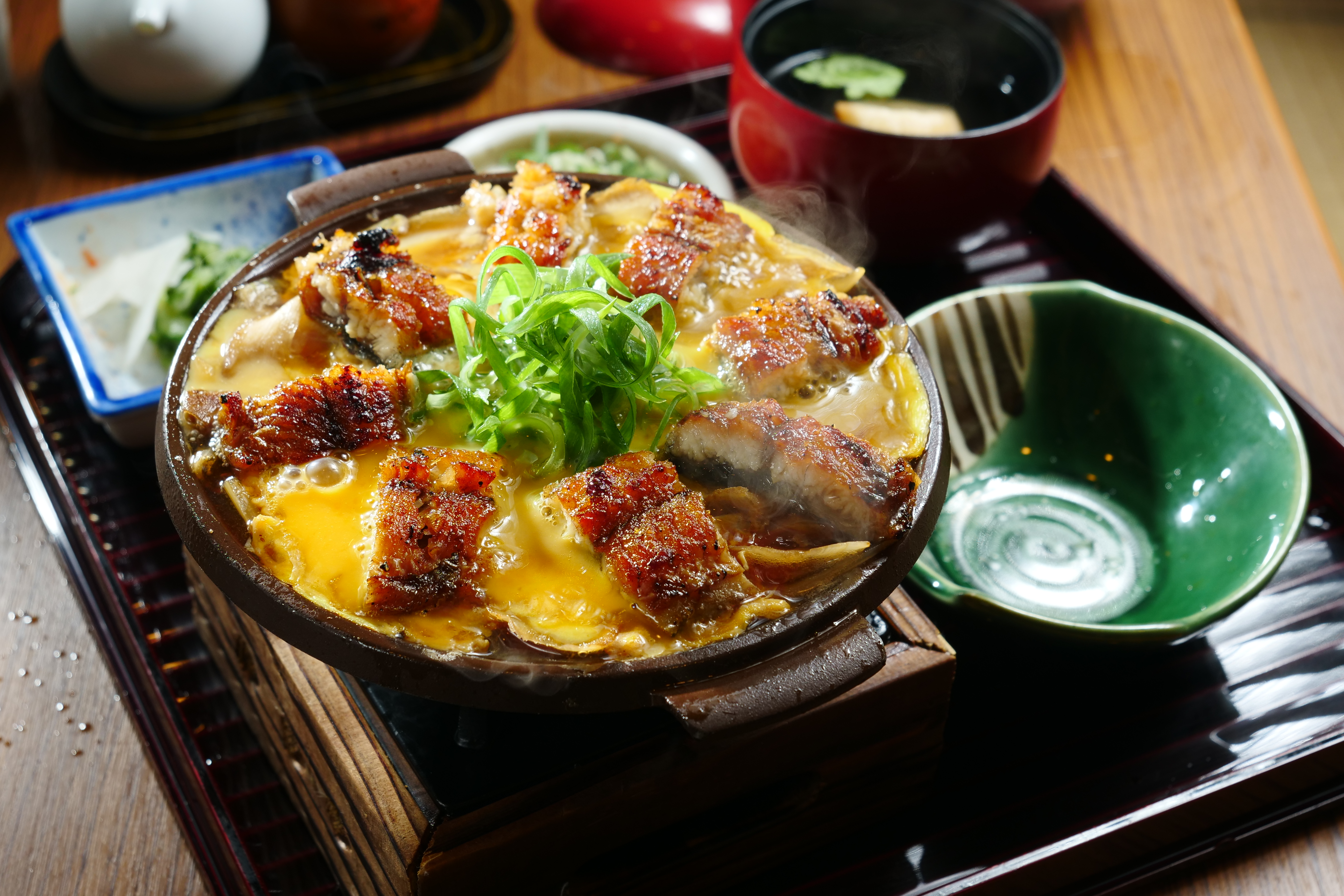 來自江戶的「柳川鍋」本來是用泥鰍做的補身料理，小倉屋版本改用鰻魚，滋補效果更上檔次。（售價待補）