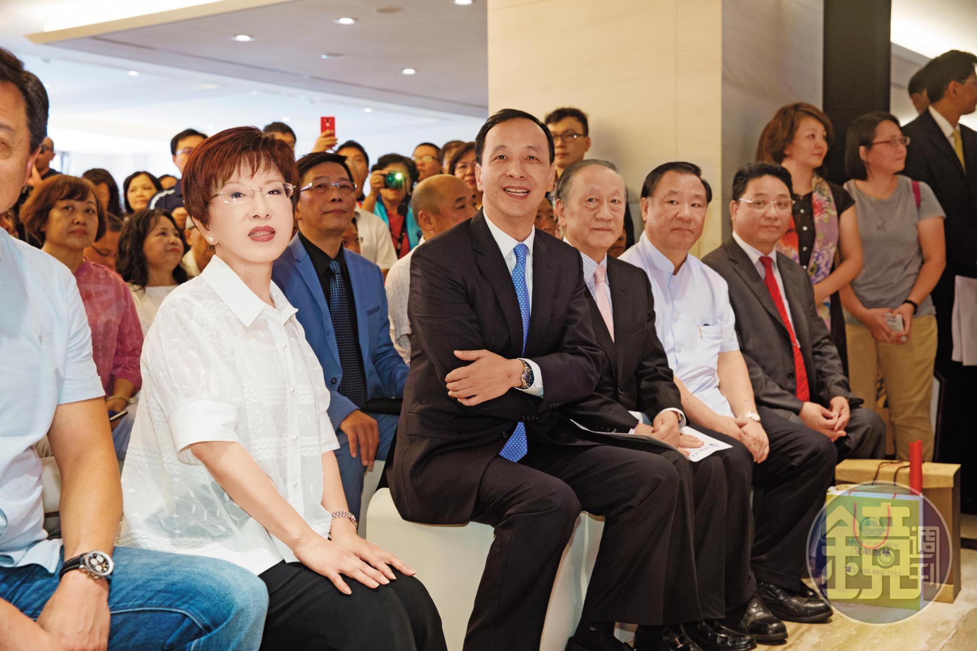 前國民黨主席洪秀柱、朱立倫最近以輔選之名勤跑全台,卻傳出目的是為年底的主席補選鋪路。