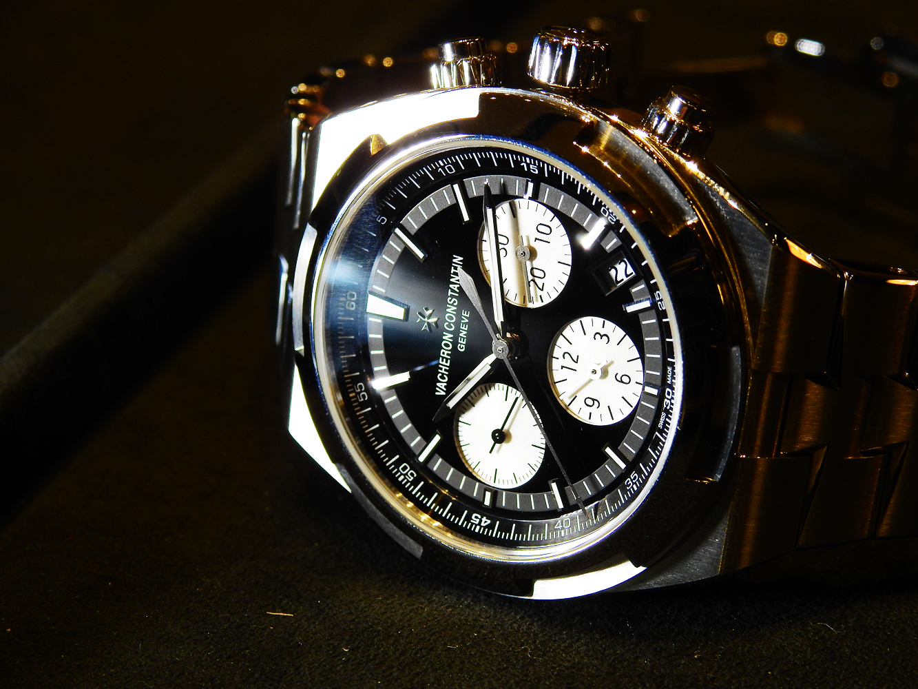 【現場直擊】貓熊現身！江詩丹頓Overseas隱藏版出沒台北101