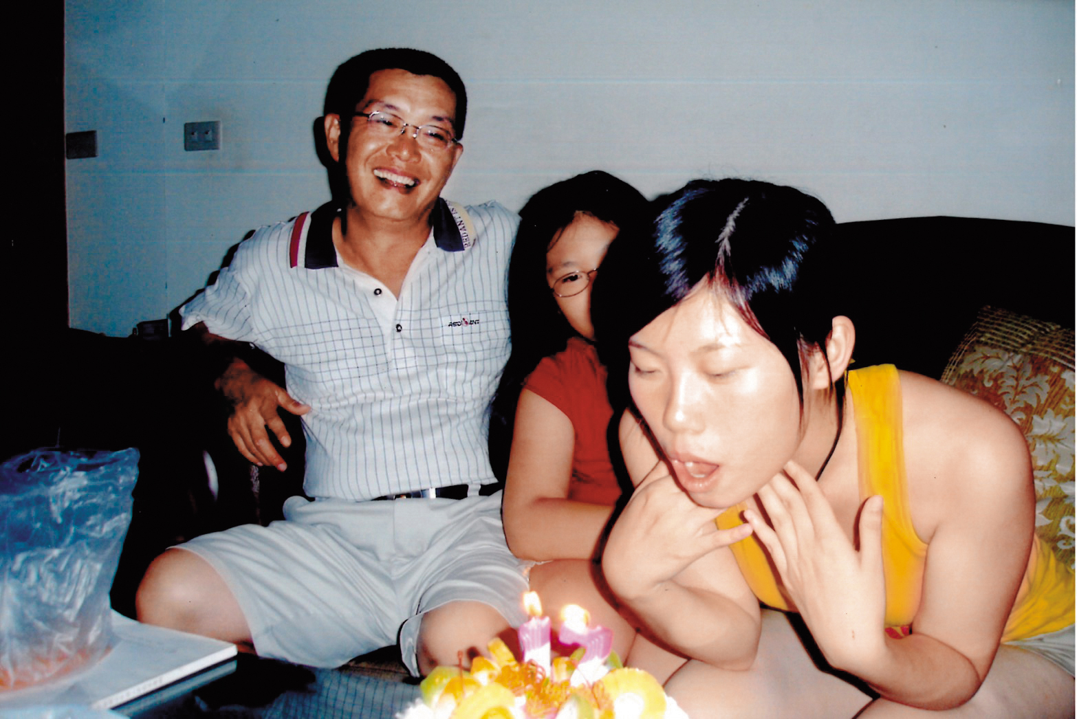 提起2個女兒，呂坤謀（左1）言談間流露滿滿的父愛。（呂坤謀提供）